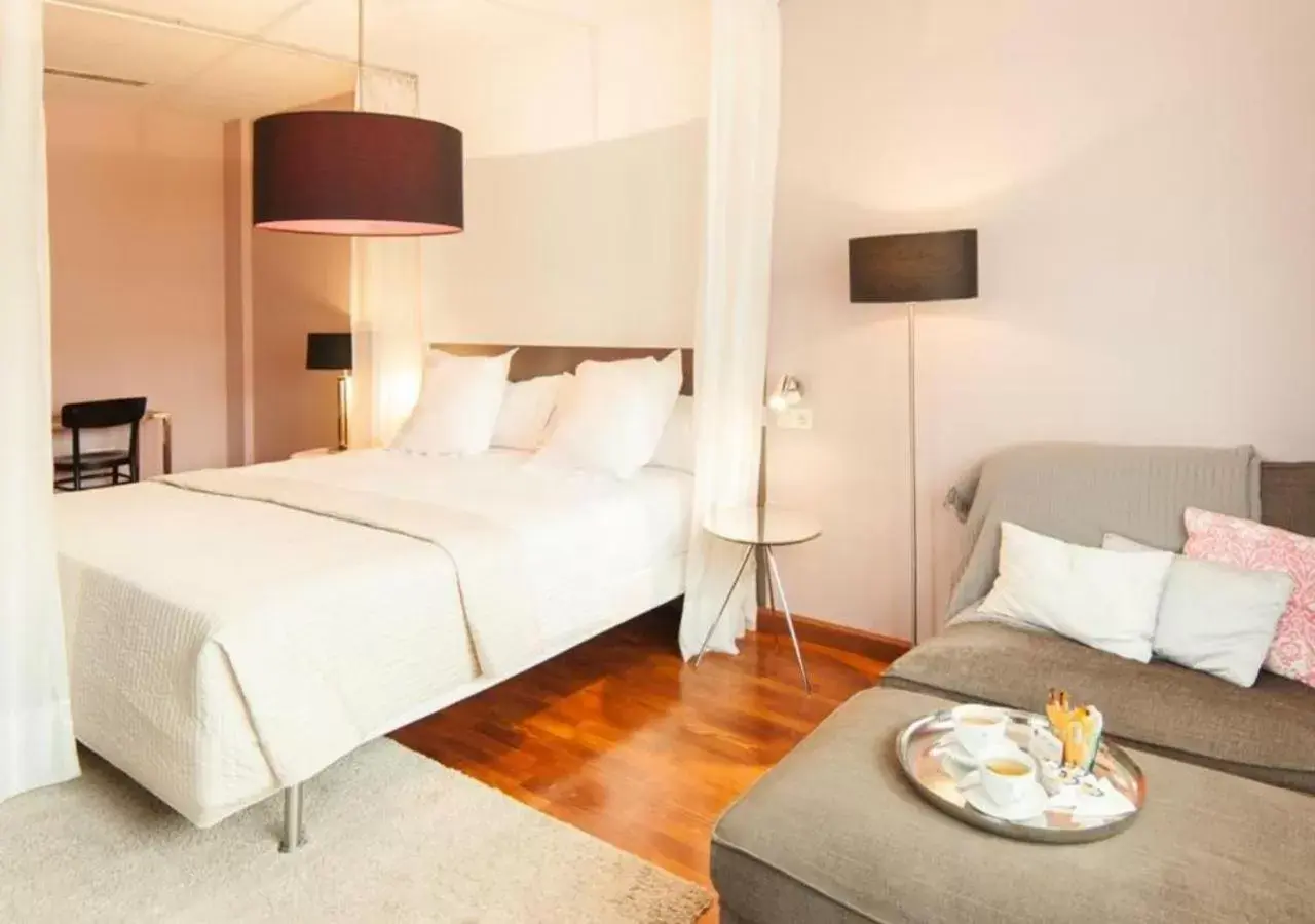 Bed in Hotel Boutique Villa Lorena by Charming Stay Adults Recommended