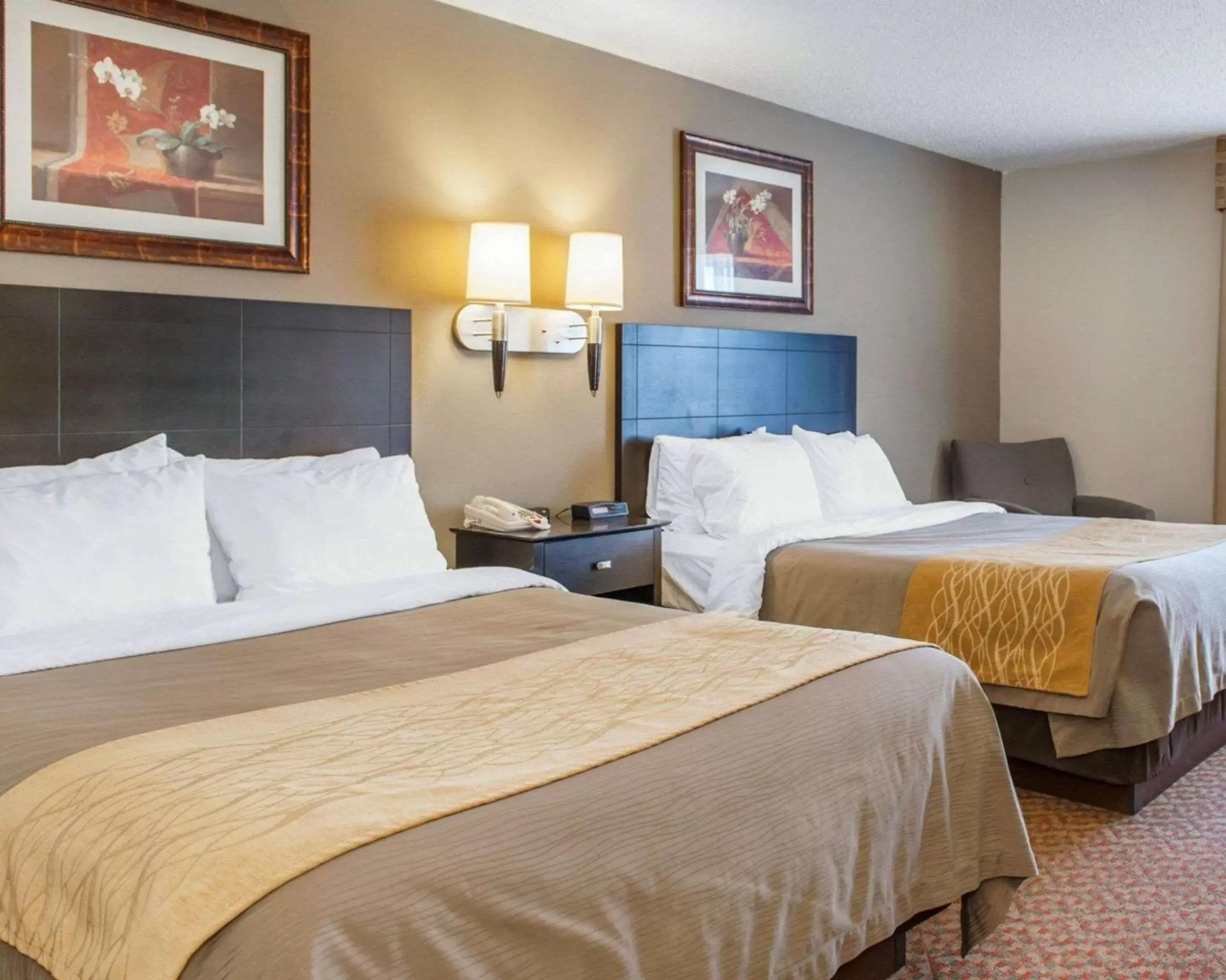 Bedroom, Bed in Comfort Inn Near Ouabache State Park