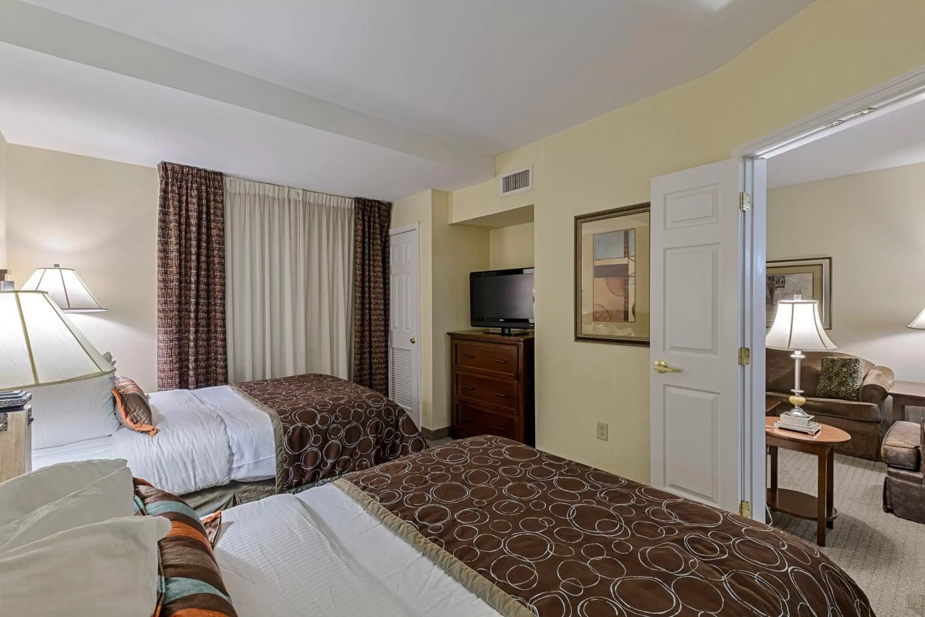 Photo of the whole room, Bed in Staybridge Suites Harrisburg-Hershey, an IHG Hotel