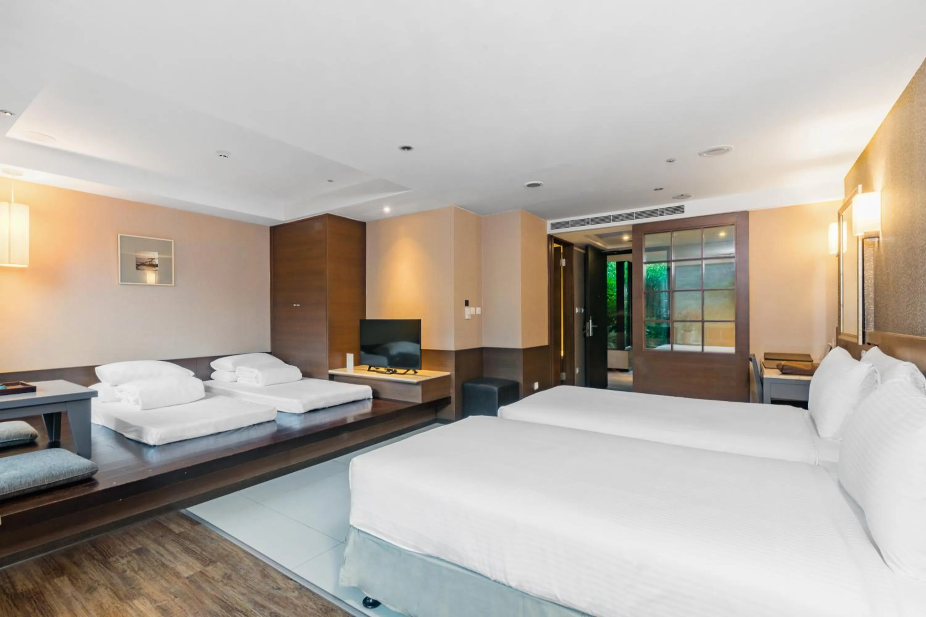 Photo of the whole room, Bed in Great Roots Forestry Spa Resort