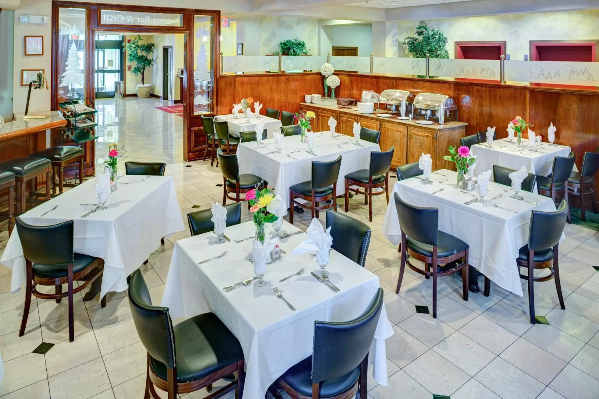 Breakfast, Restaurant/Places to Eat in Lake Natoma Inn