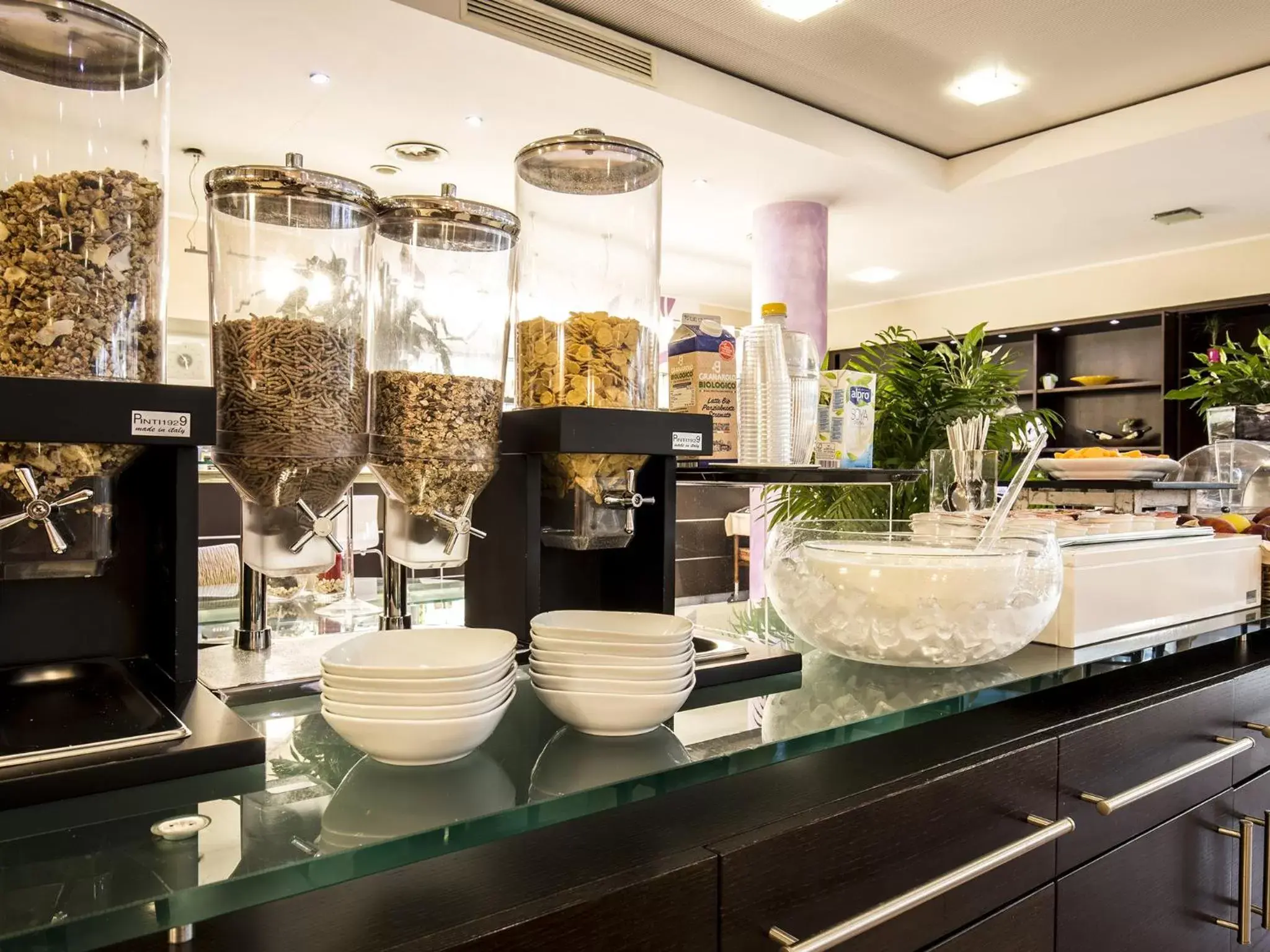 Breakfast in Mercure Genova San Biagio Breakfast in Mercure Genova San Biagio