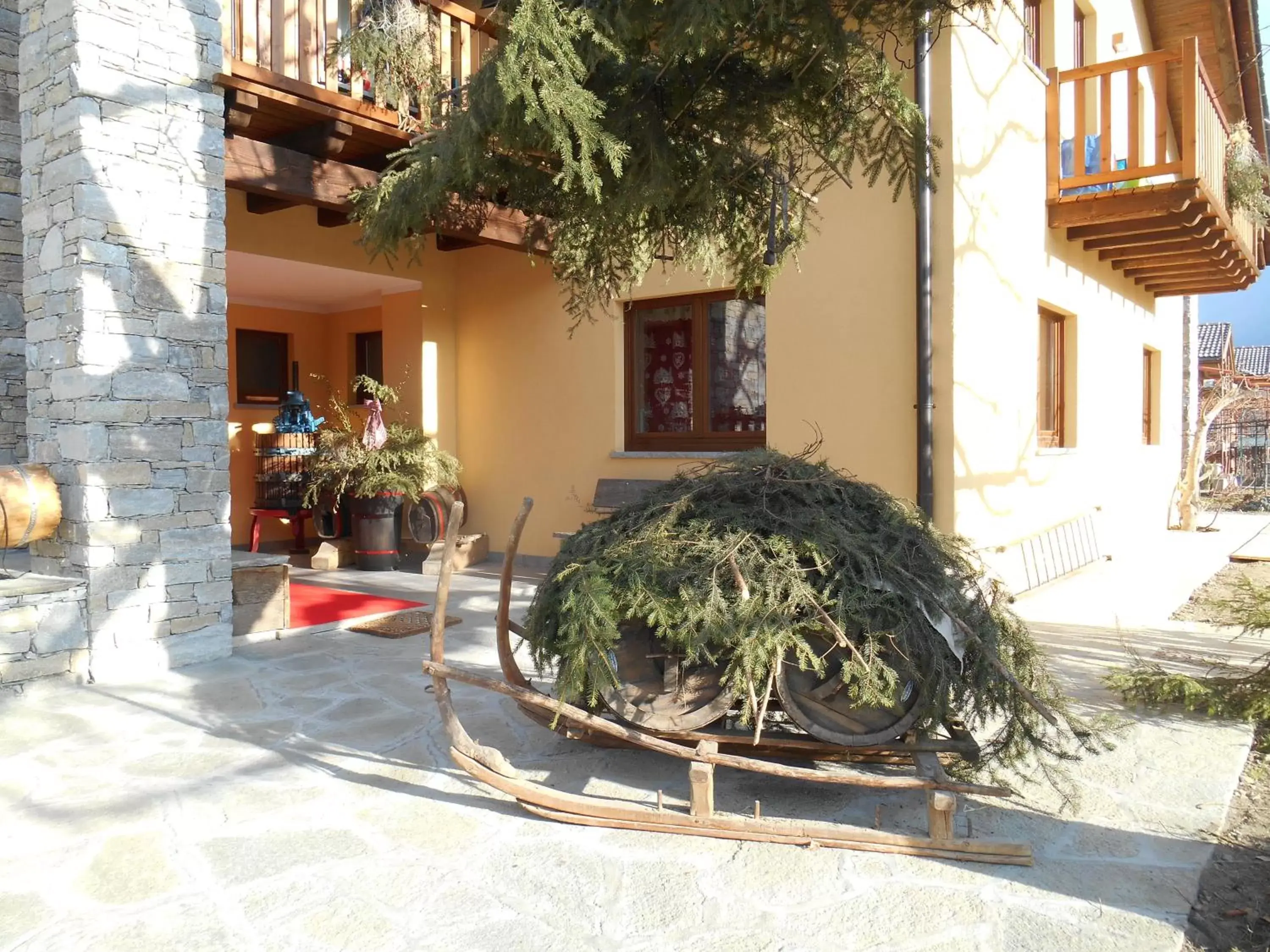 Facade/entrance in La Vigne de Papagran