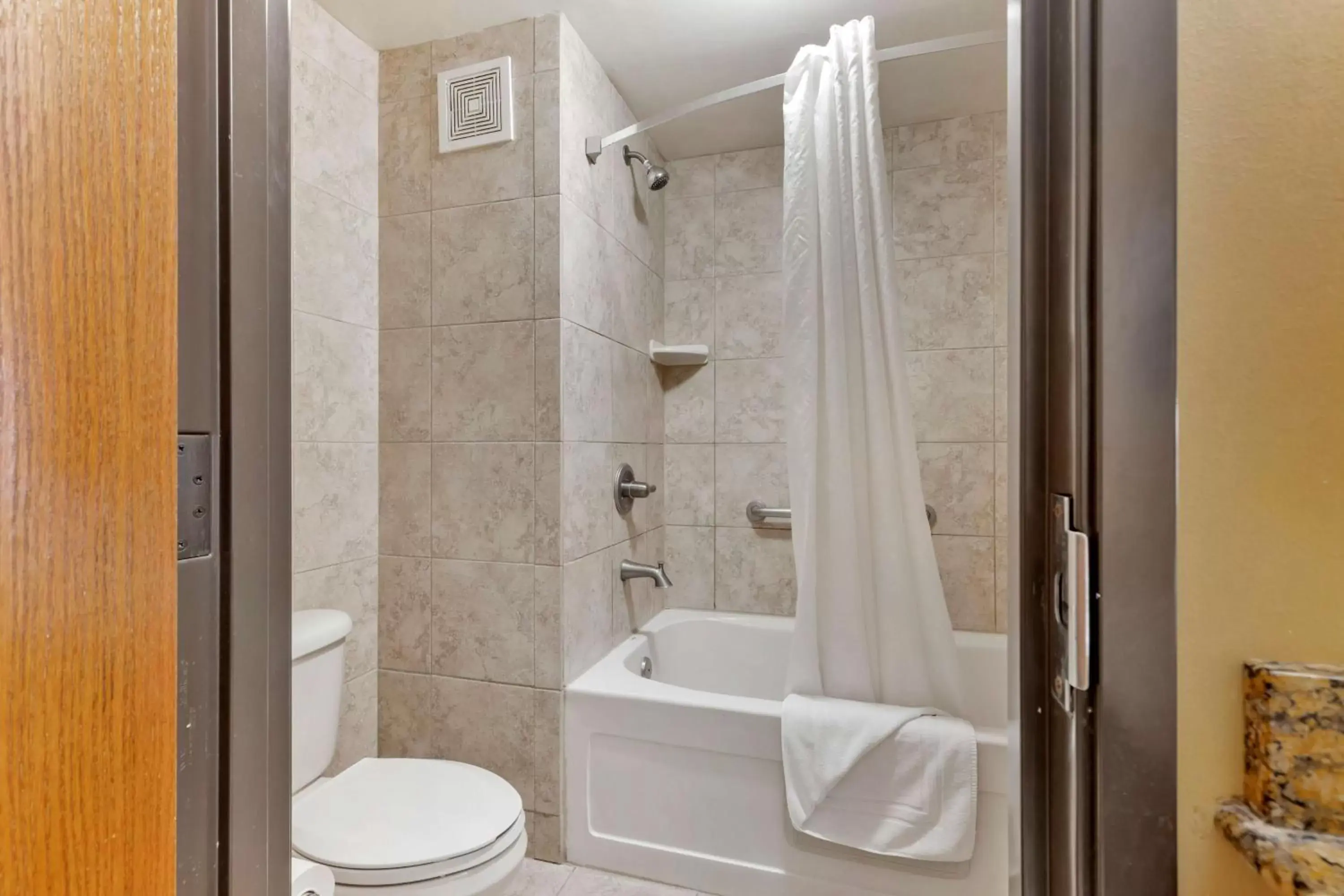 Bathroom in Best Western Plus Swiss Chalet Hotel & Suites