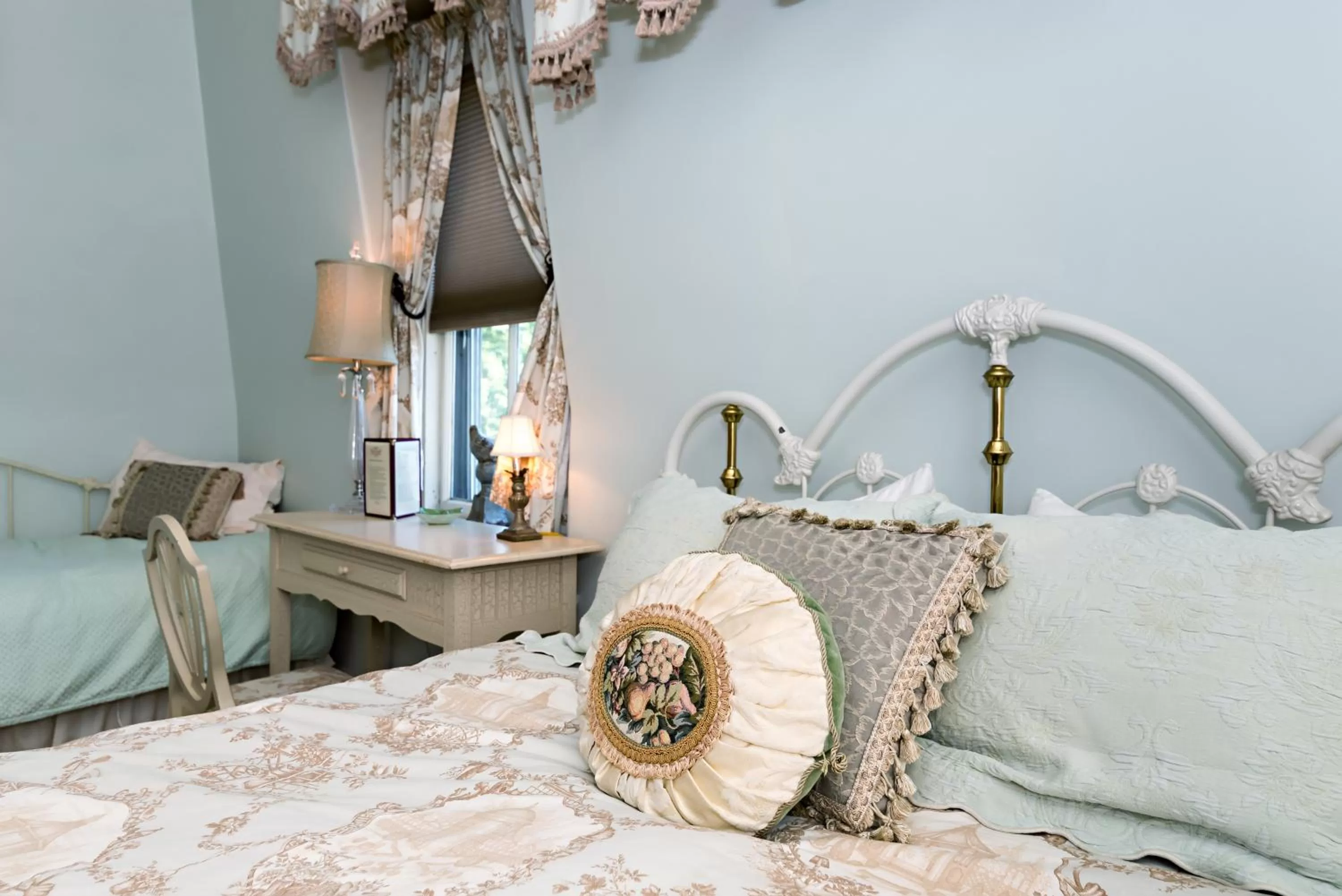 Bed in Silver Fountain Inn