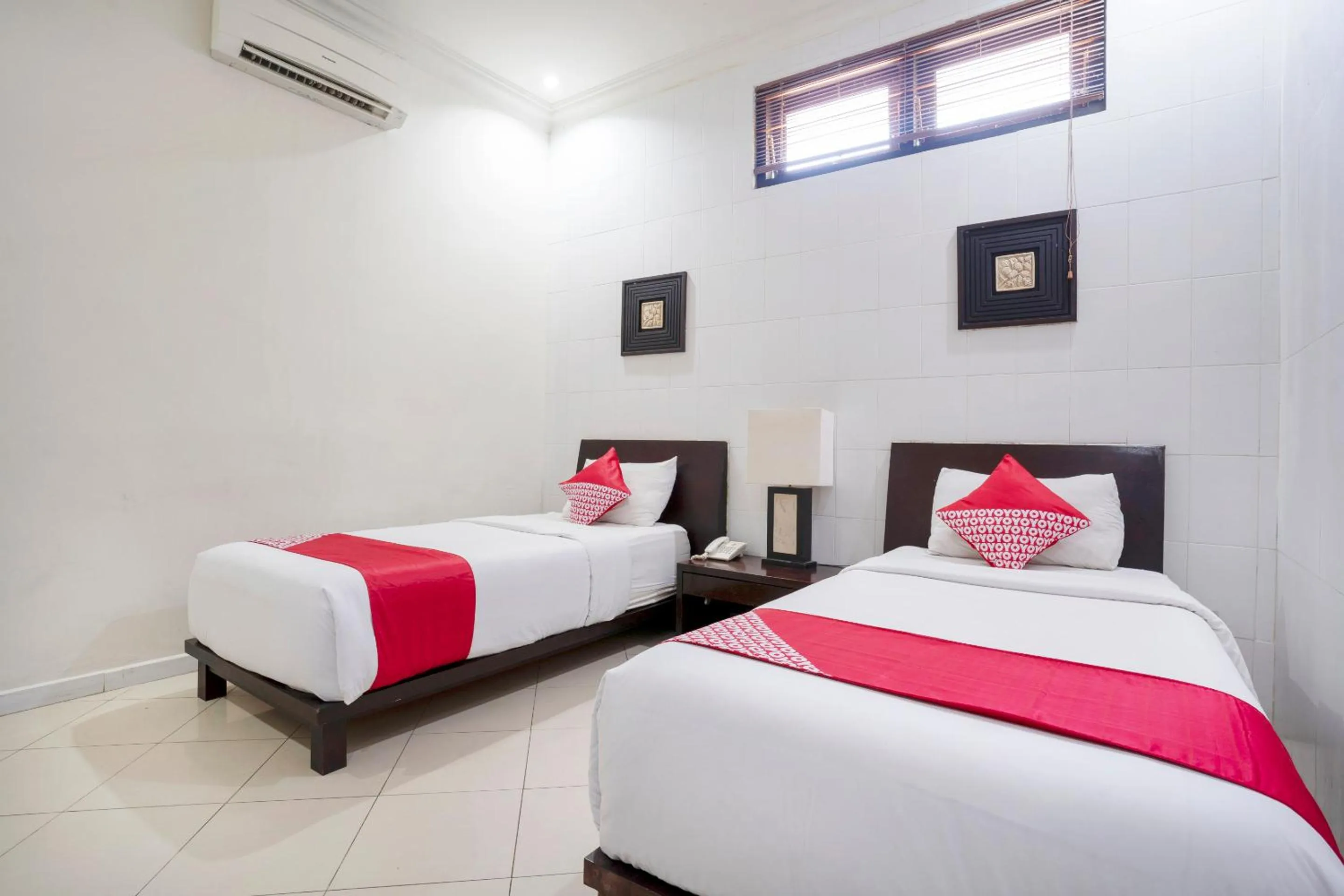 Standard Twin Room in OYO 482 Anika Guest House