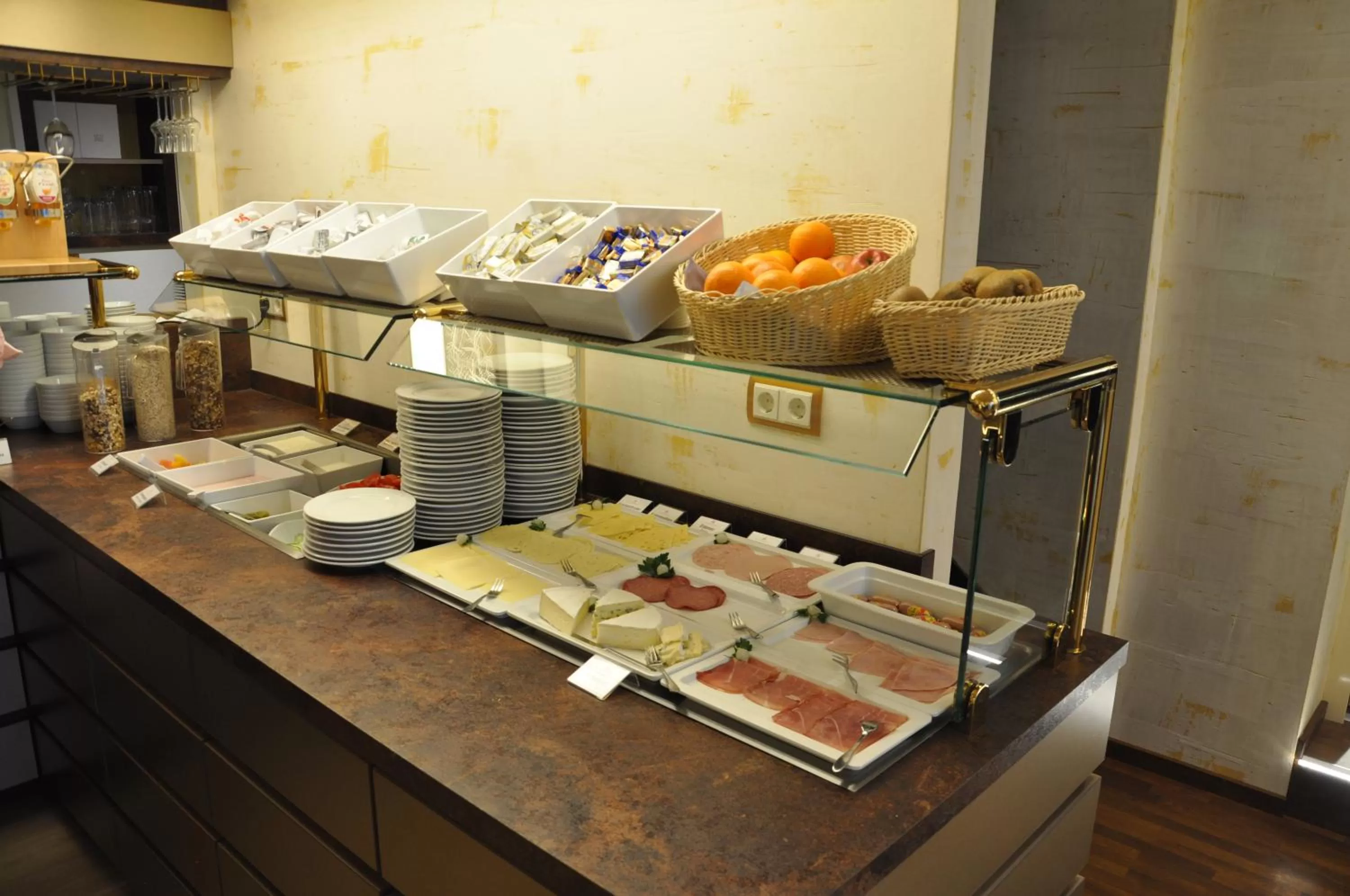 Breakfast in City Partner Hotel Strauss