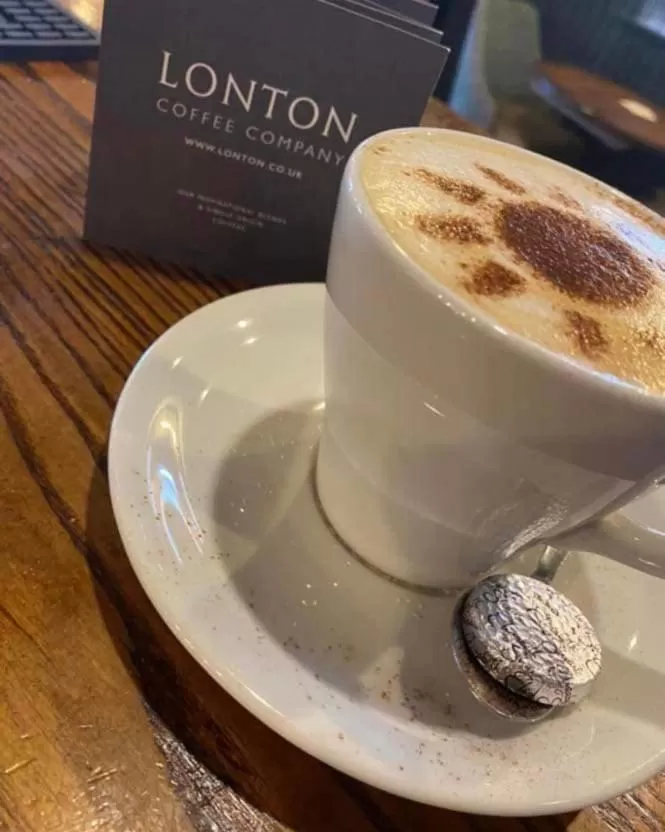 Lounge or bar in The Redwell Inn