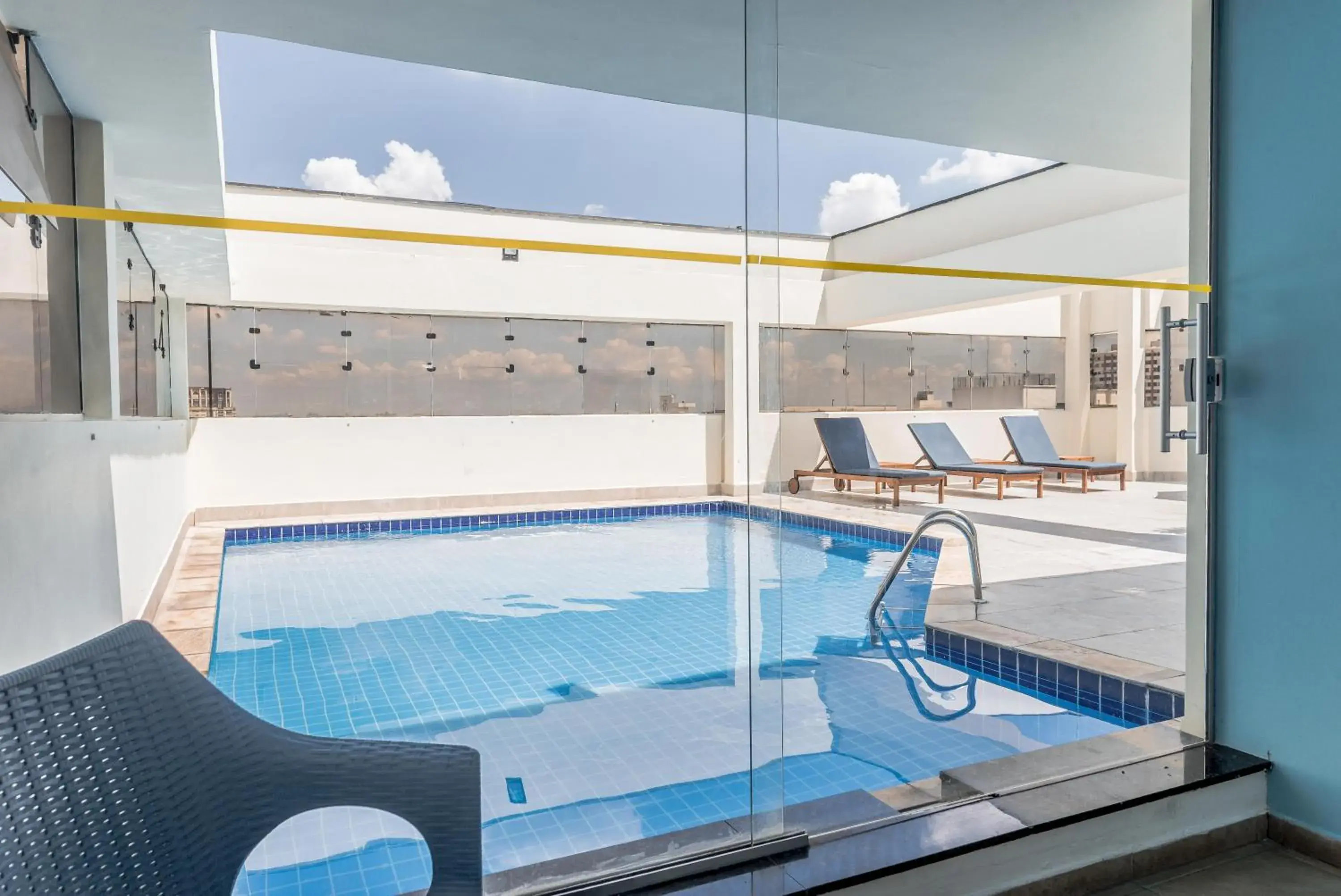 Swimming Pool in Matiz Manhattan