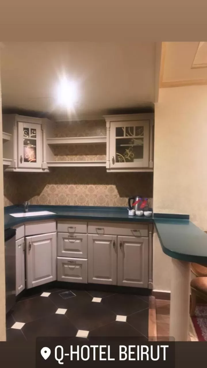 Kitchen or kitchenette in Q Hotel