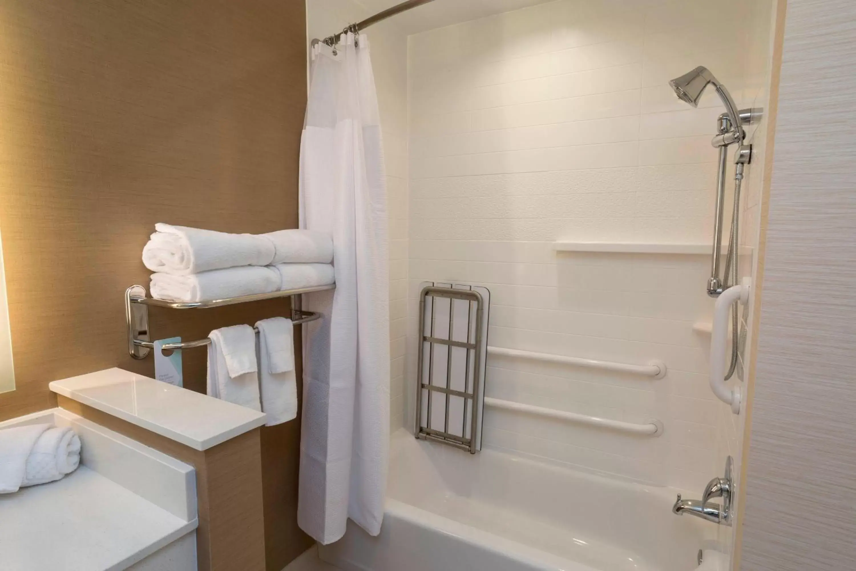Bathroom in Fairfield Inn & Suites by Marriott Geneva Finger Lakes