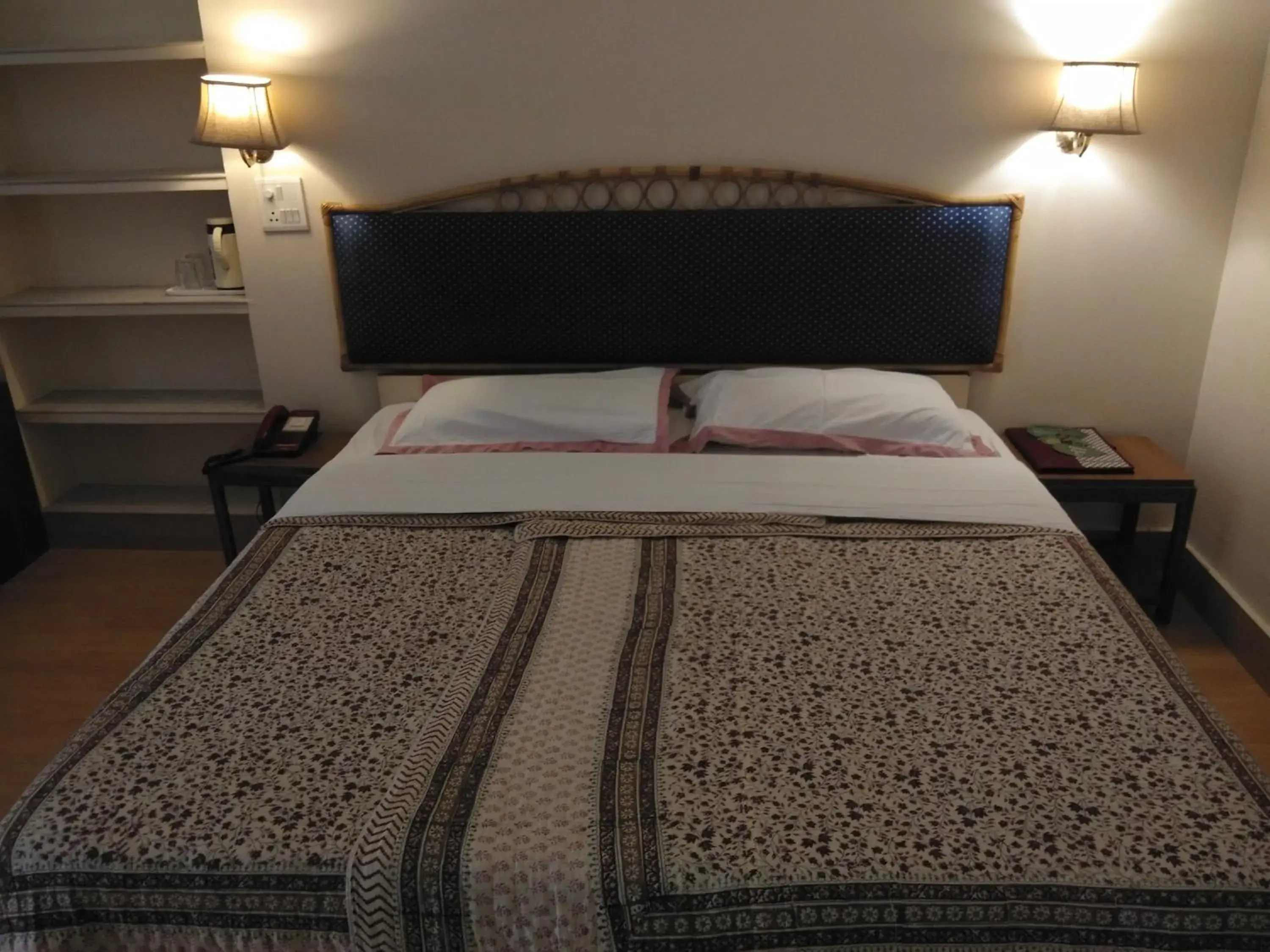 Deluxe Room - single occupancy in Jai Niwas Garden Hotel
