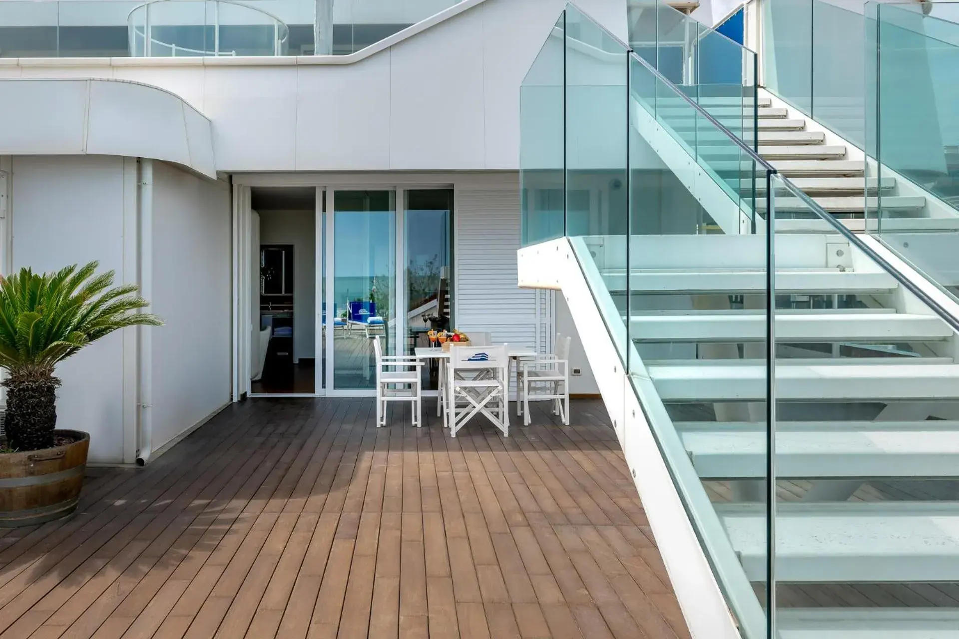 Suite with Sea View in T-Suite Hotel Suite with Sea View in T-Suite Hotel