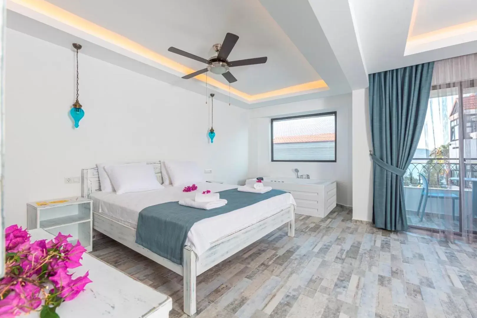 Bedroom, Bed in Payam Hotel
