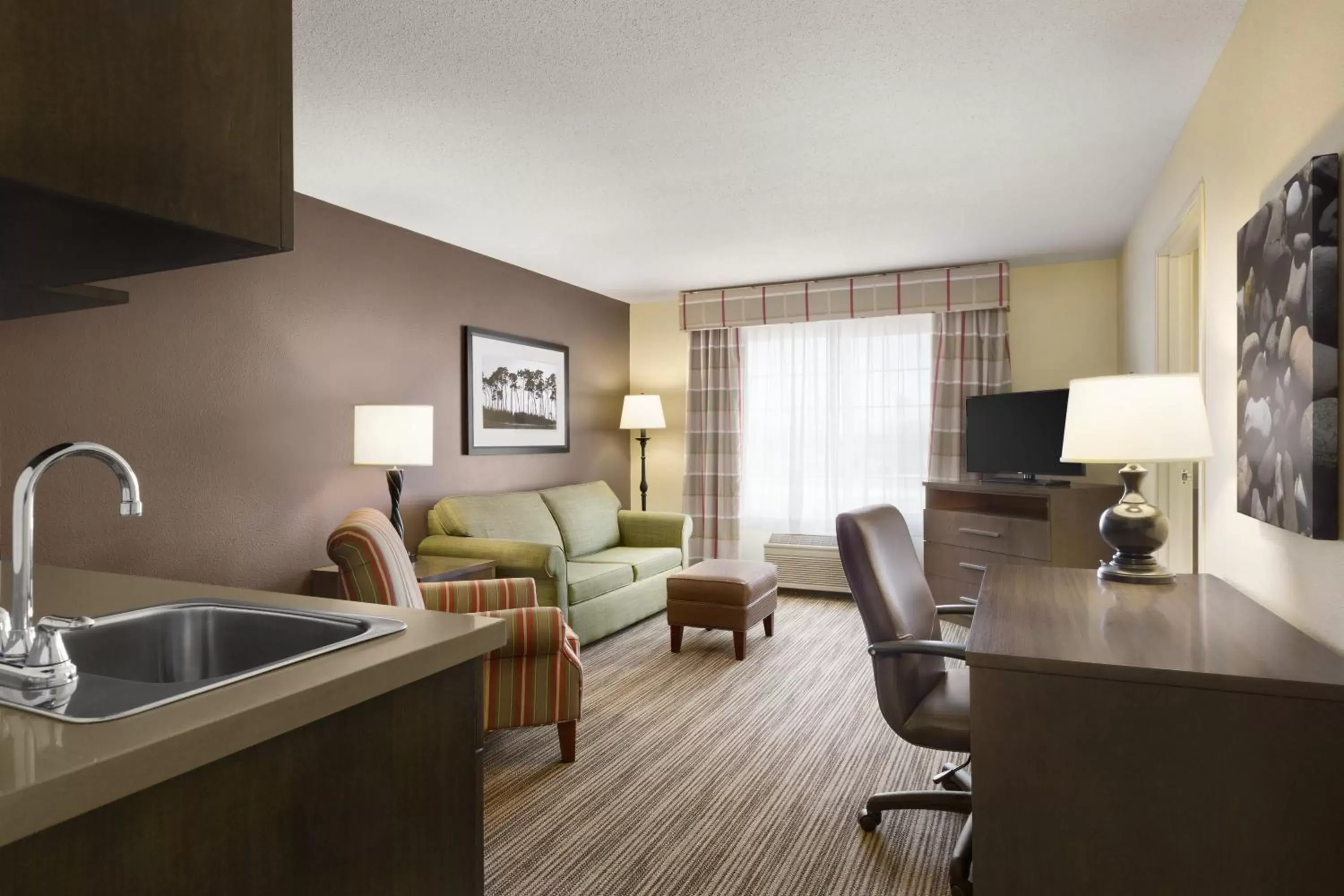 Kitchen or kitchenette, Kitchen/Kitchenette in Country Inn & Suites by Radisson, Albert Lea, MN