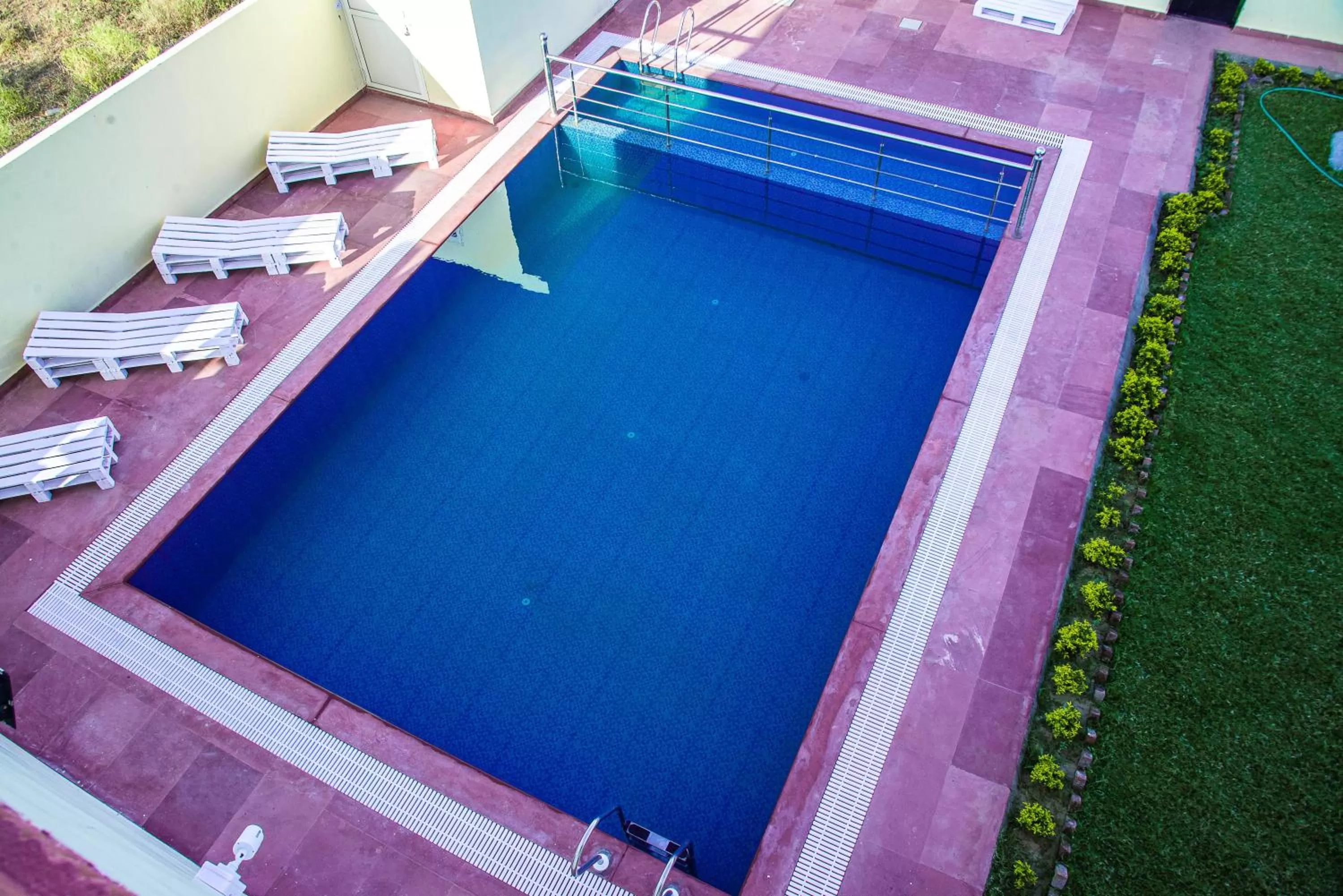 Swimming pool in Omak Tiger Seven
