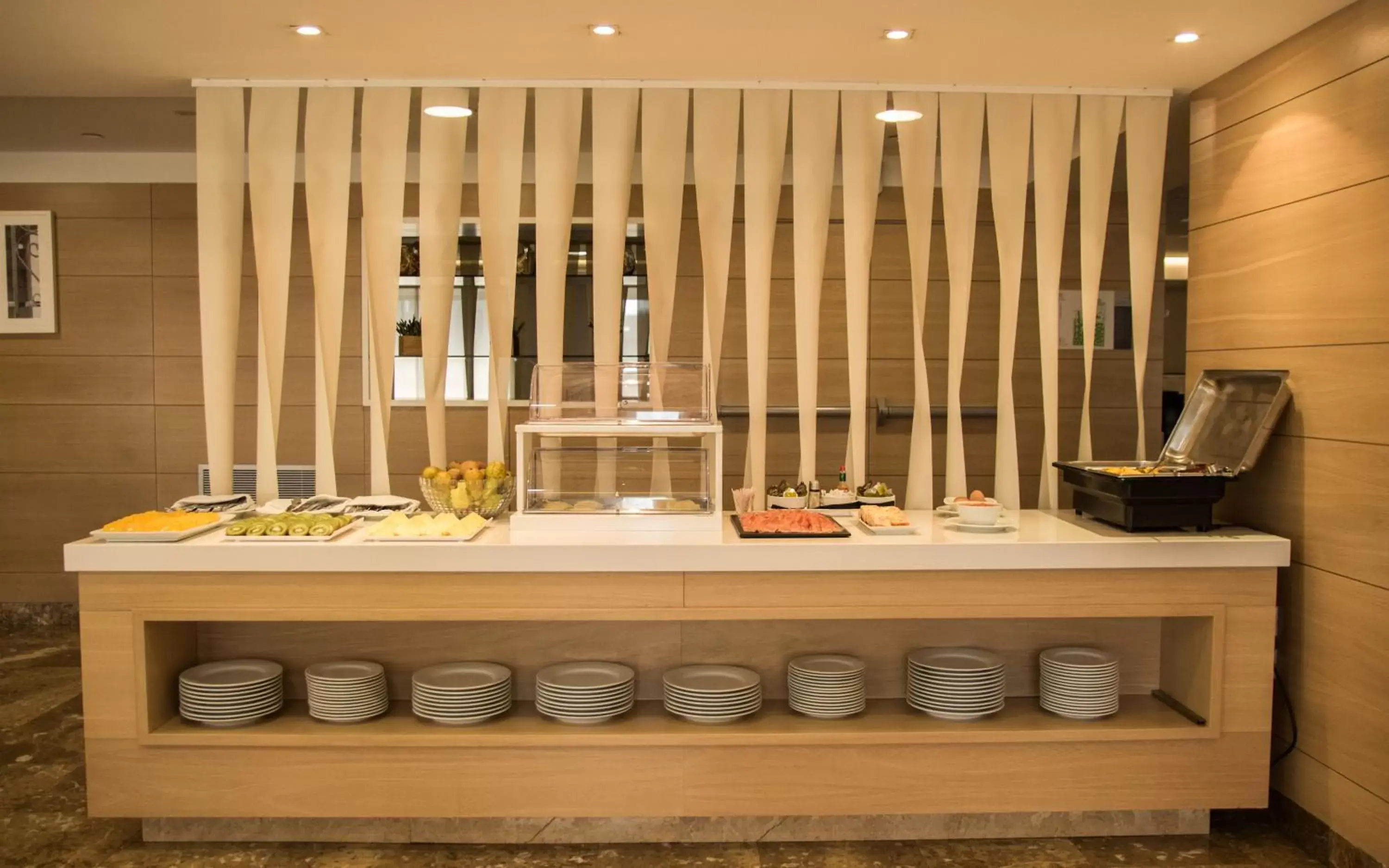 Food and drinks, Bathroom in Hotel Gelmírez