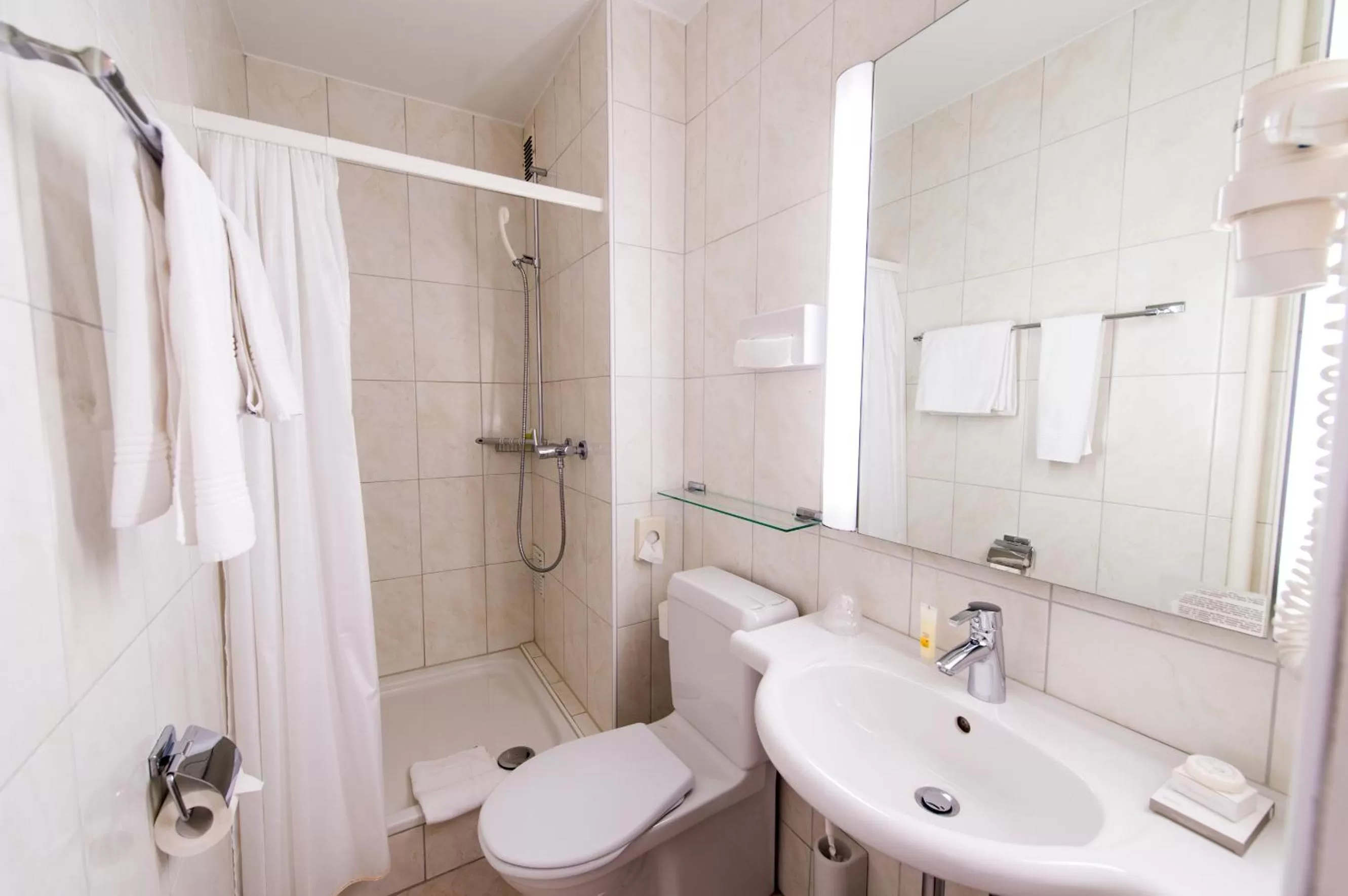 Shower in City Hotel Biel Bienne Free Parking