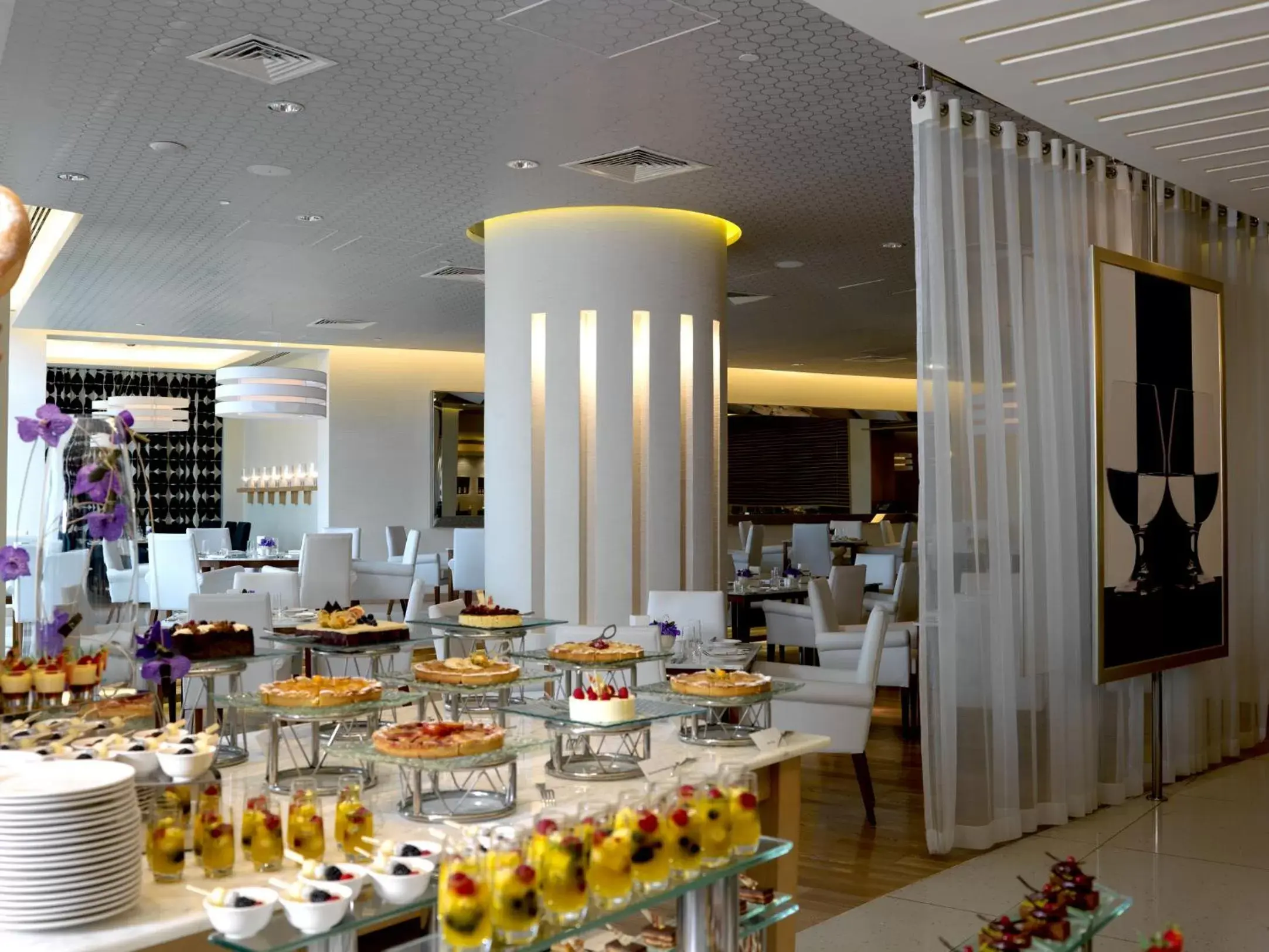Buffet breakfast, Restaurant/Places to Eat in Raffles Dubai