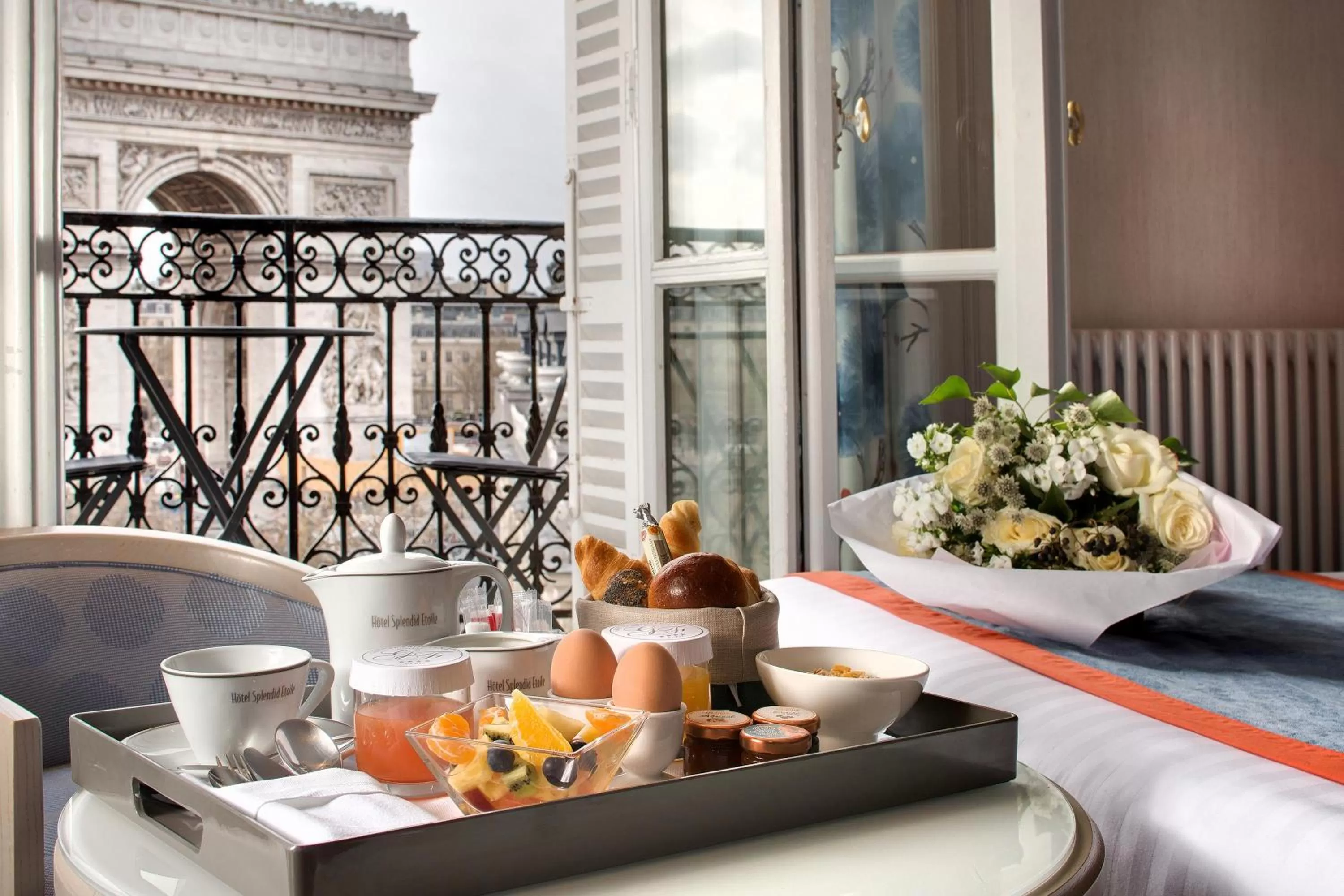 Breakfast in Splendid Etoile