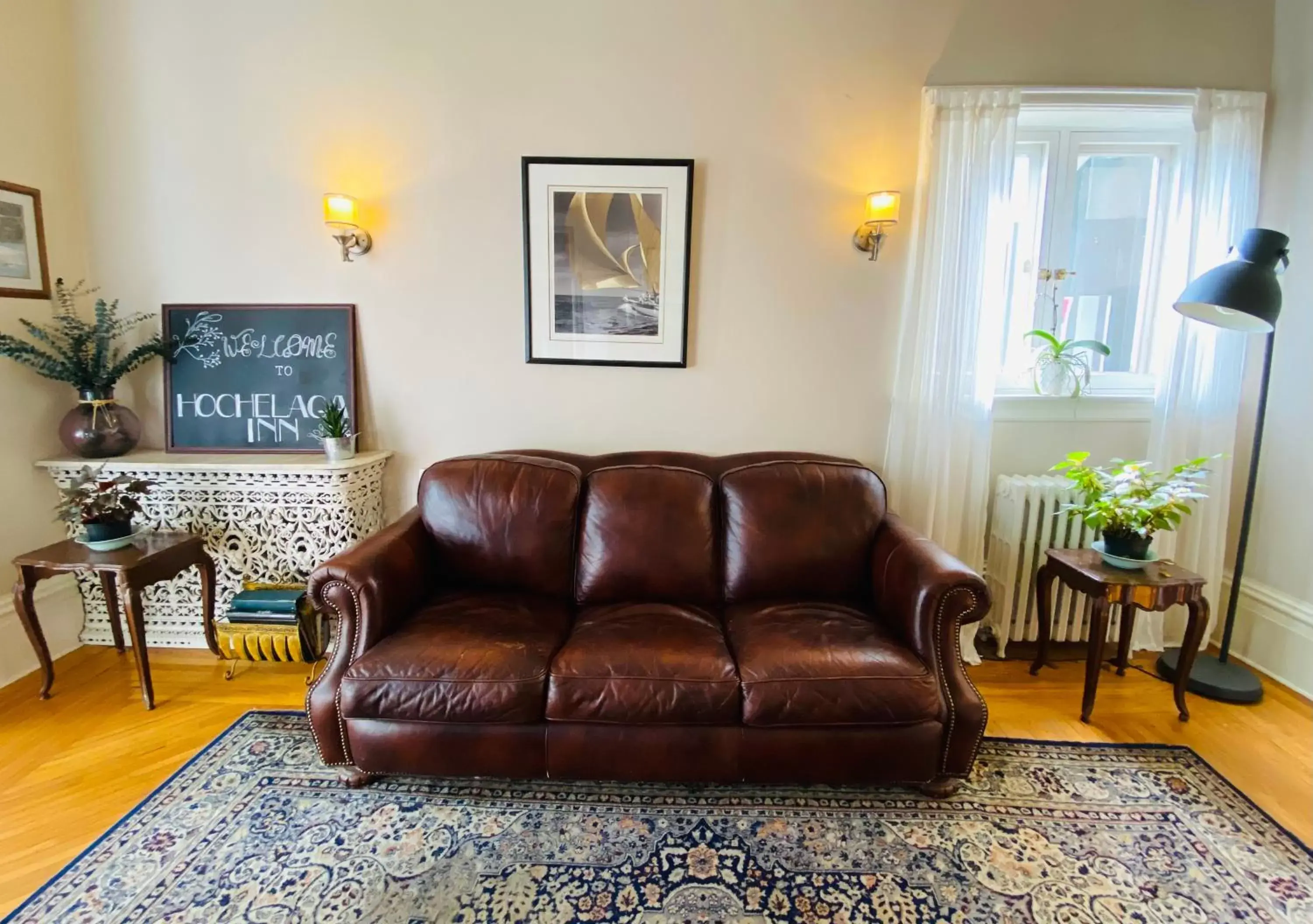 Lounge or bar, Seating Area in Hochelaga Inn