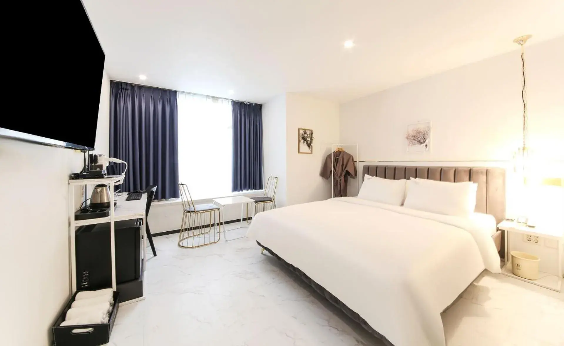 Standard Double Room with City View in Brown-Dot Hotel Songdo Standard Double Room with City View in Brown-Dot Hotel Songdo