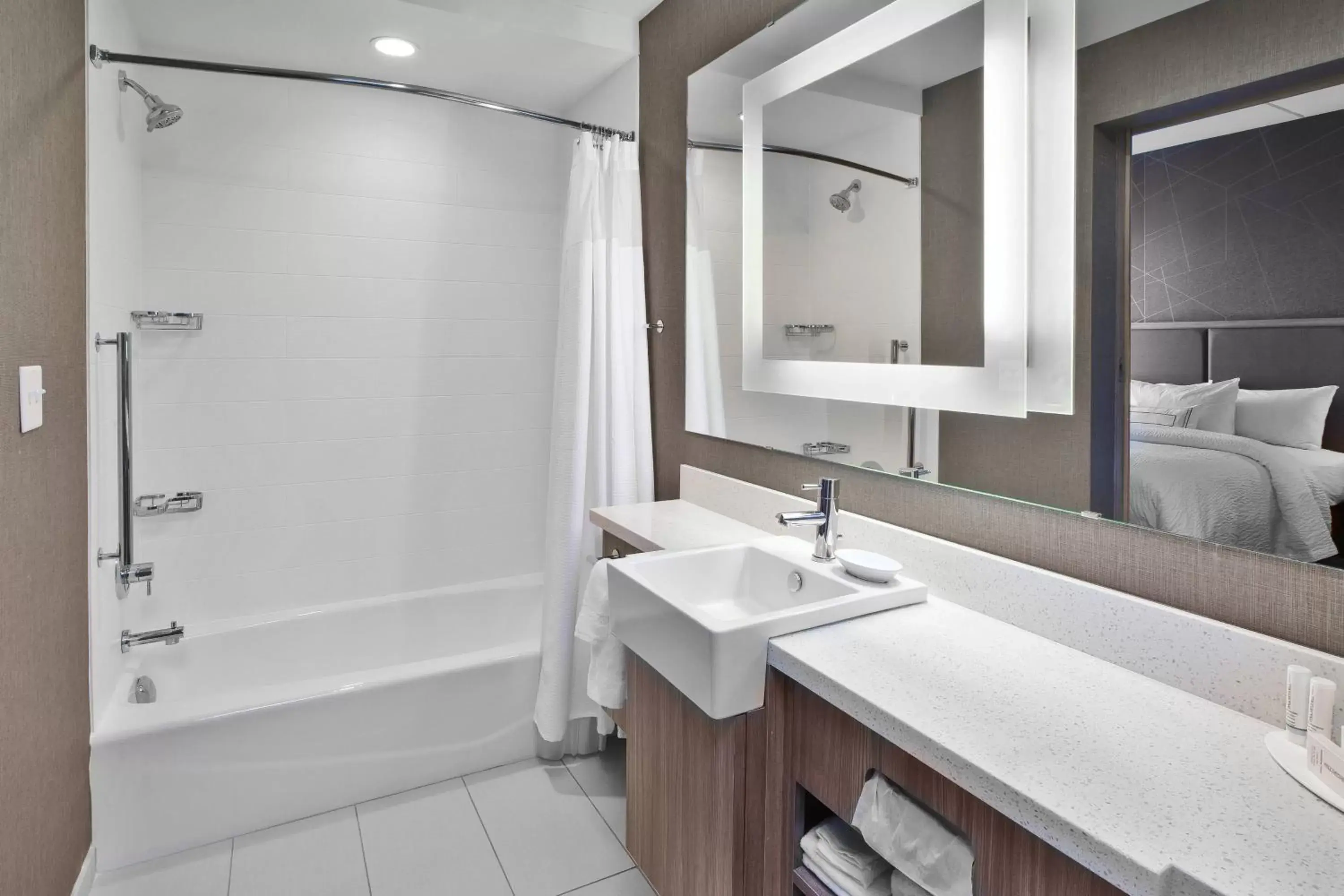 Bathroom in SpringHill Suites by Marriott Chattanooga North/Ooltewah
