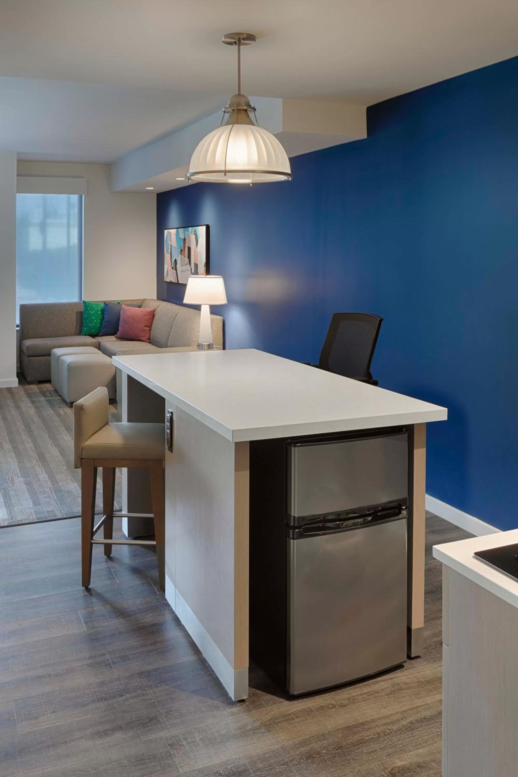 Seating area in Hyatt House Columbus OSU Short North