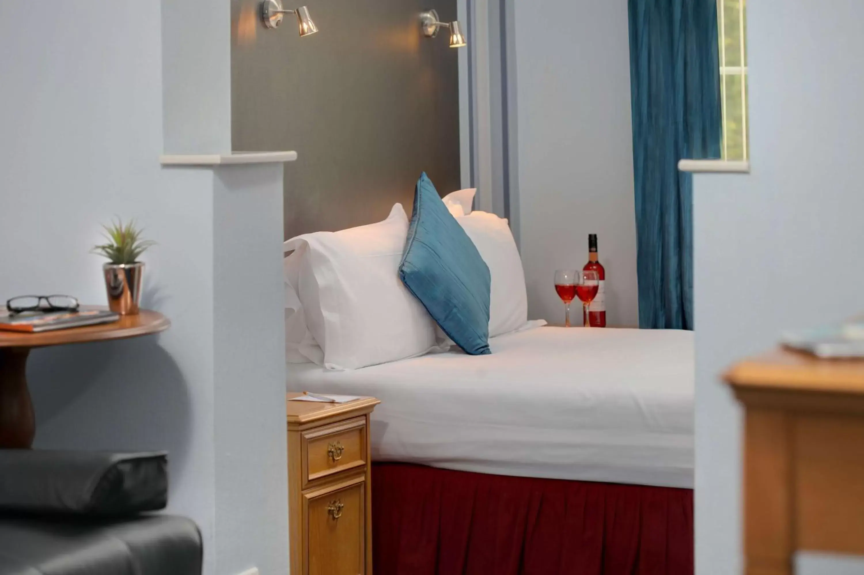 Suite with Double Bed - single occupancy in Parkmore Hotel & Leisure Club, Sure Hotel Collection by BW Suite with Double Bed - single occupancy in Parkmore Hotel & Leisure Club, Sure Hotel Collection by BW