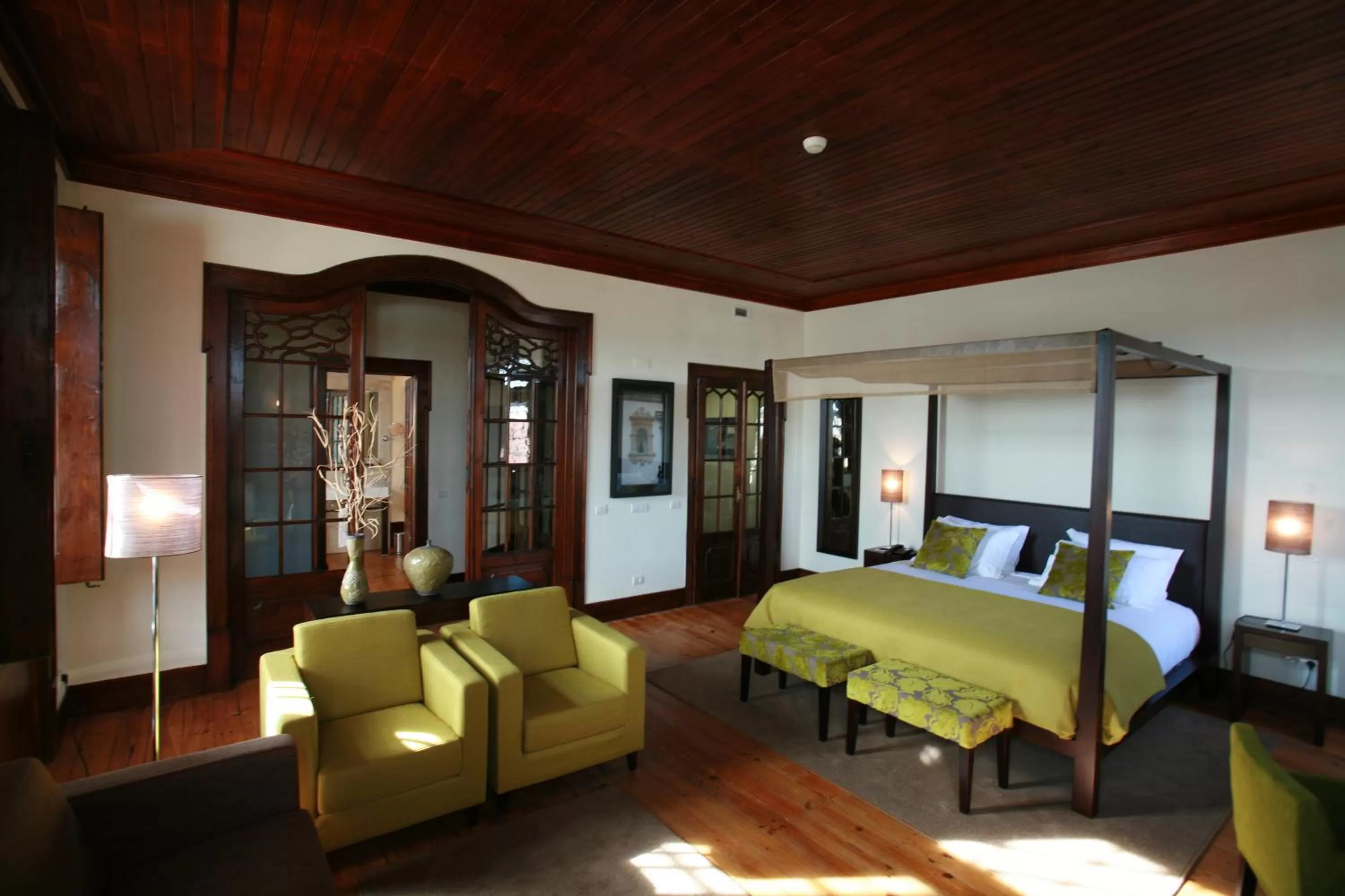 Shower, Bed in Hotel Lusitano