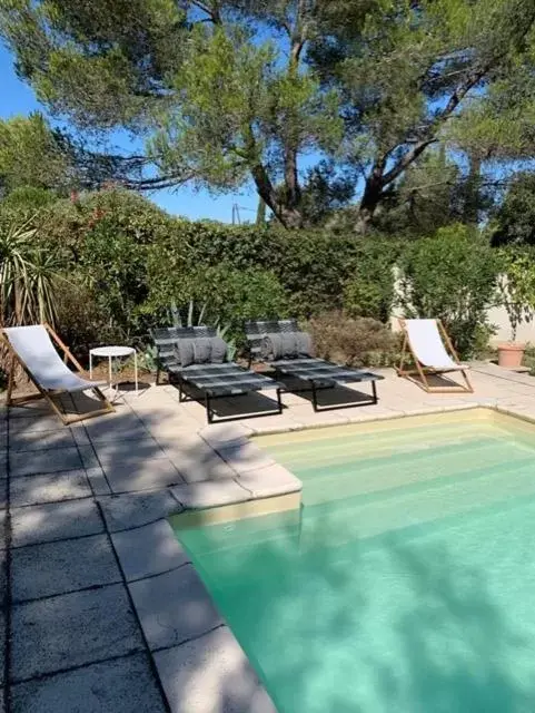 Swimming Pool in Maison Les Chênes