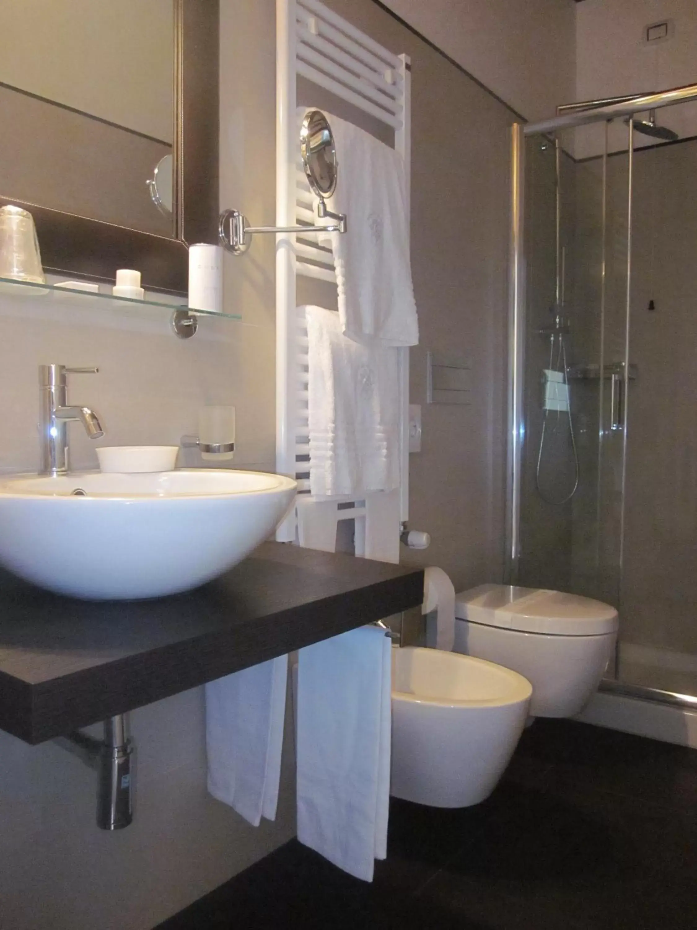 Bathroom in Albergo Del Sole