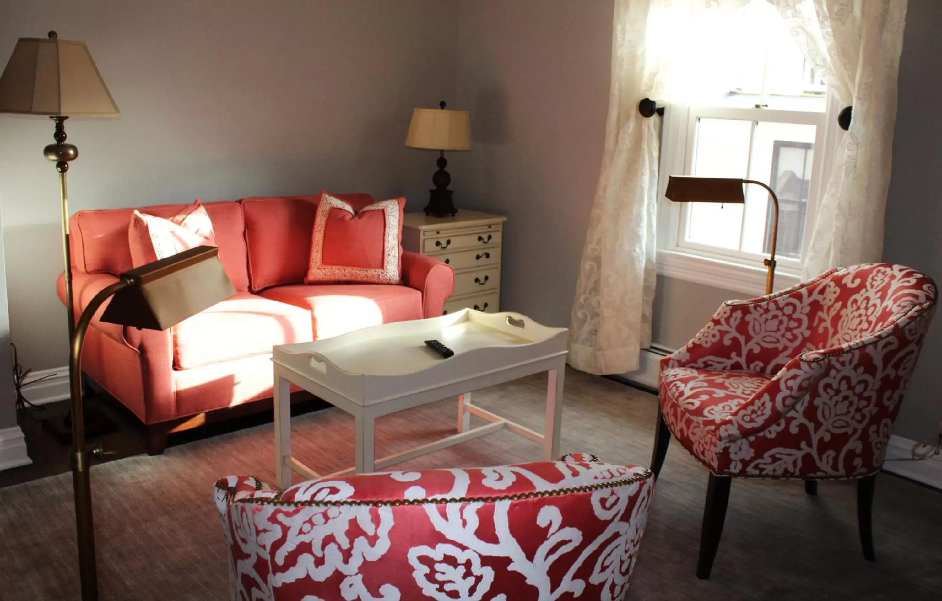 Seating area, Bed in Saybrook Point Resort & Marina