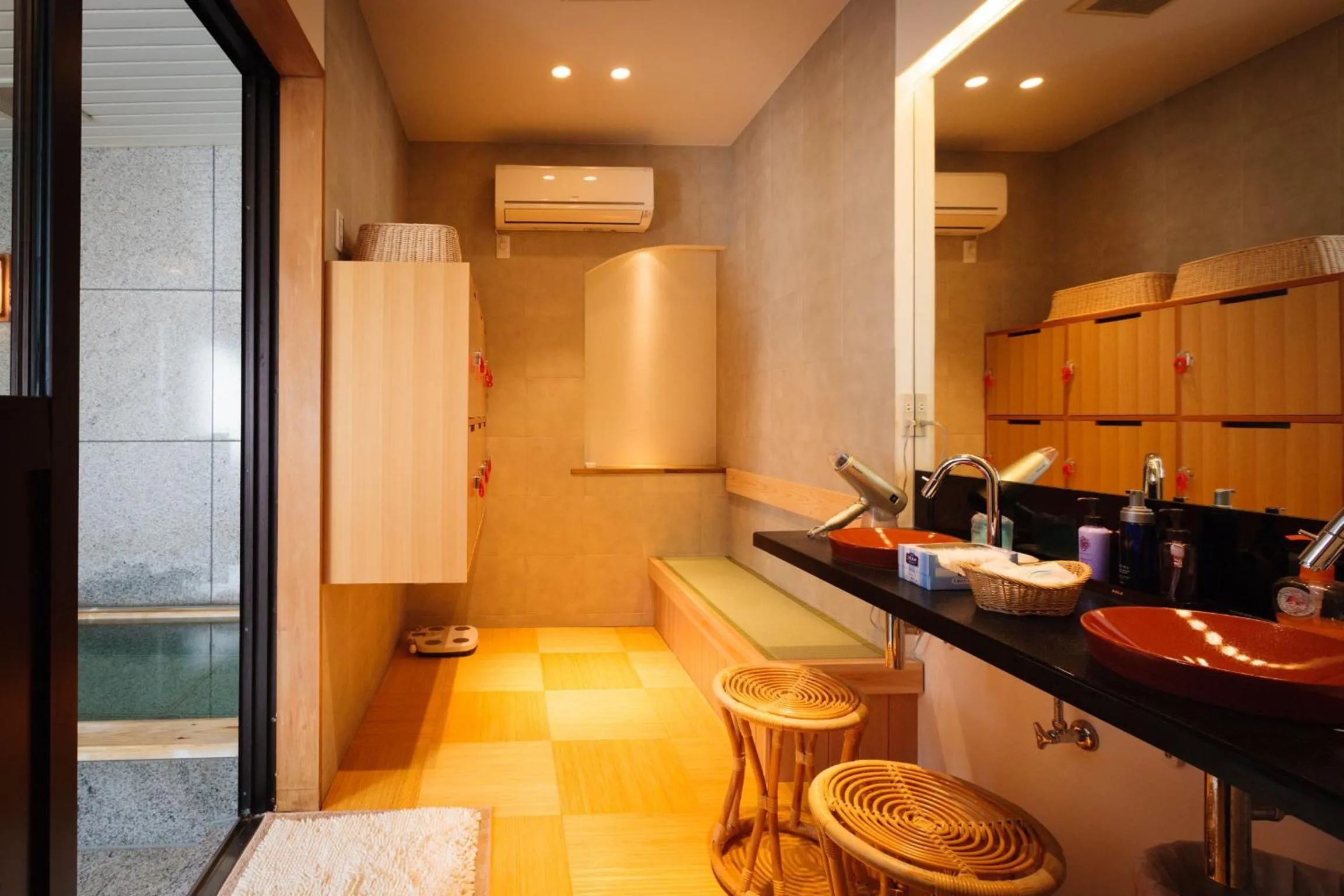 Public Bath in Kyoto Ryokan Kinoe