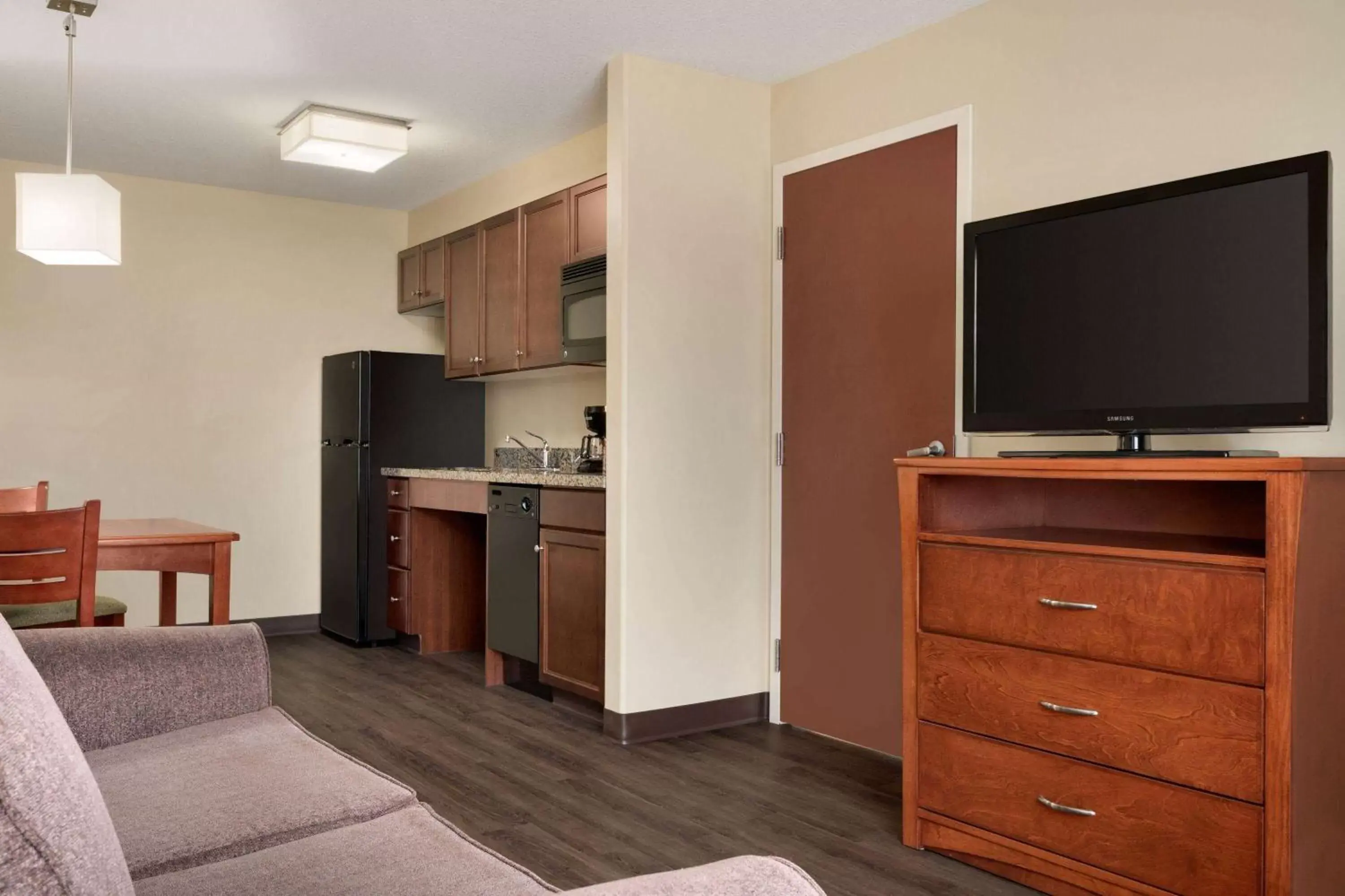 Photo of the whole room, TV/Entertainment Center in Days Inn & Suites by Wyndham Sherwood Park Edmonton