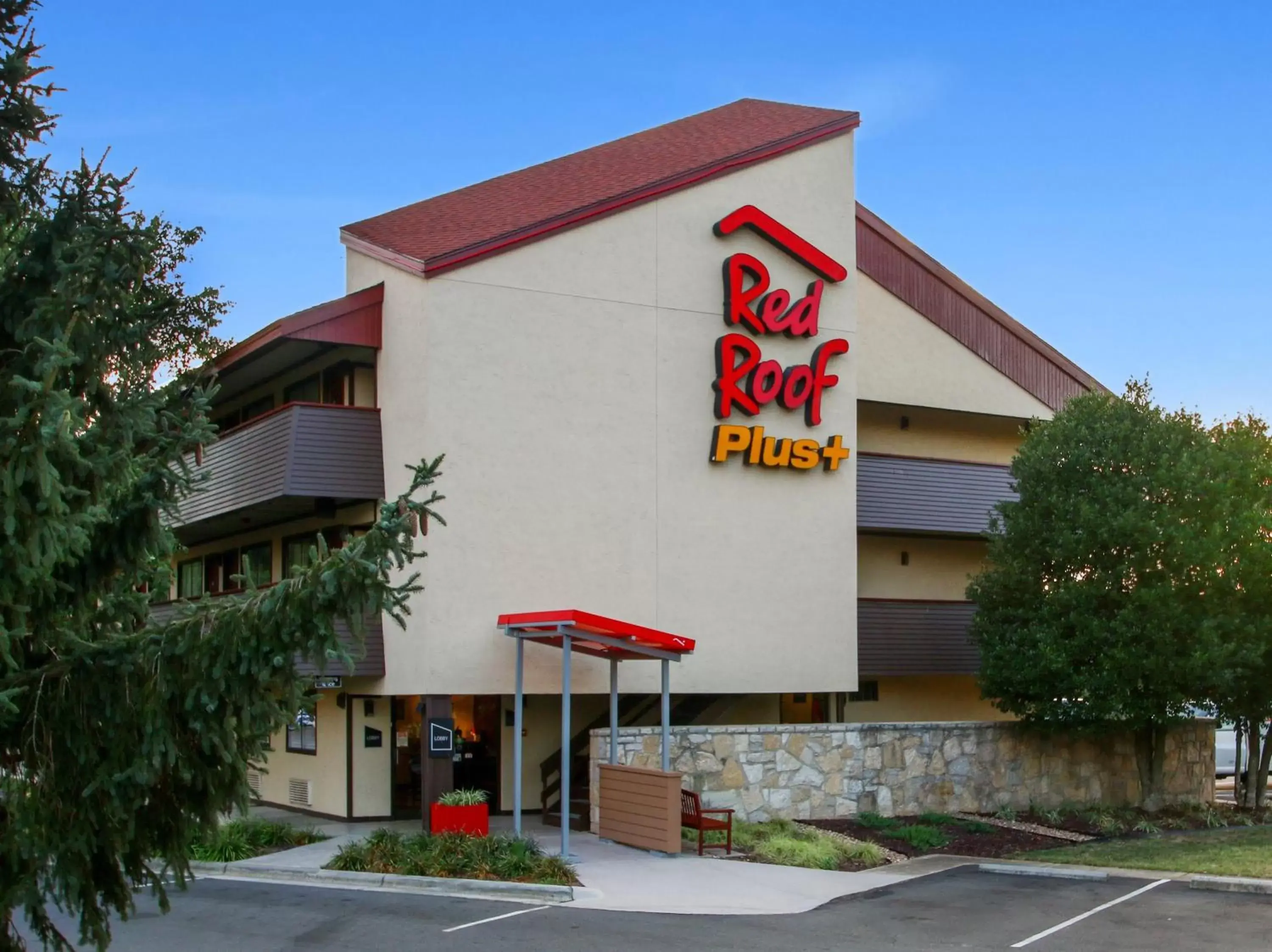 Property Building in Red Roof Inn PLUS+ Statesville