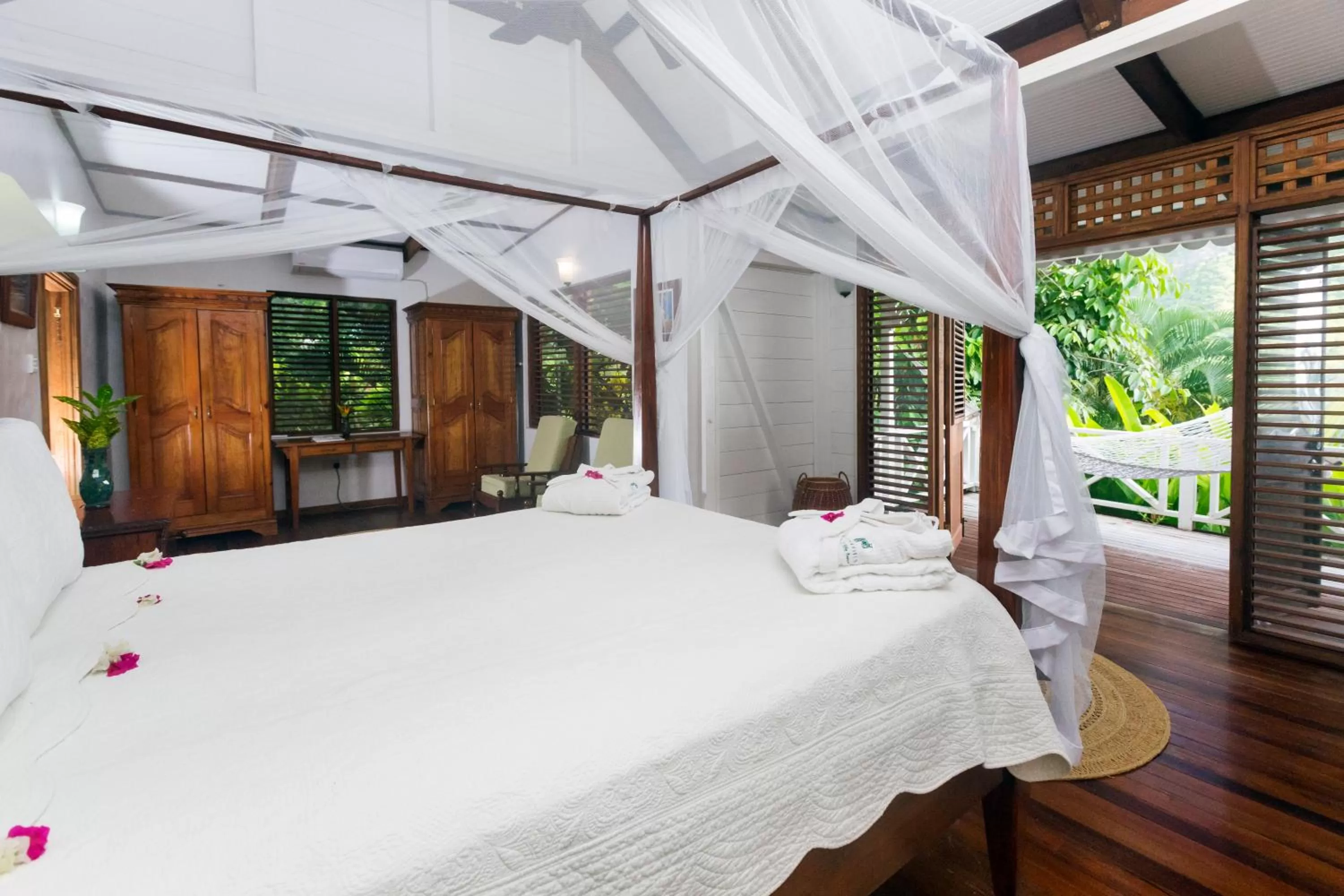 Bedroom, Bed in Stonefield Villa Resort