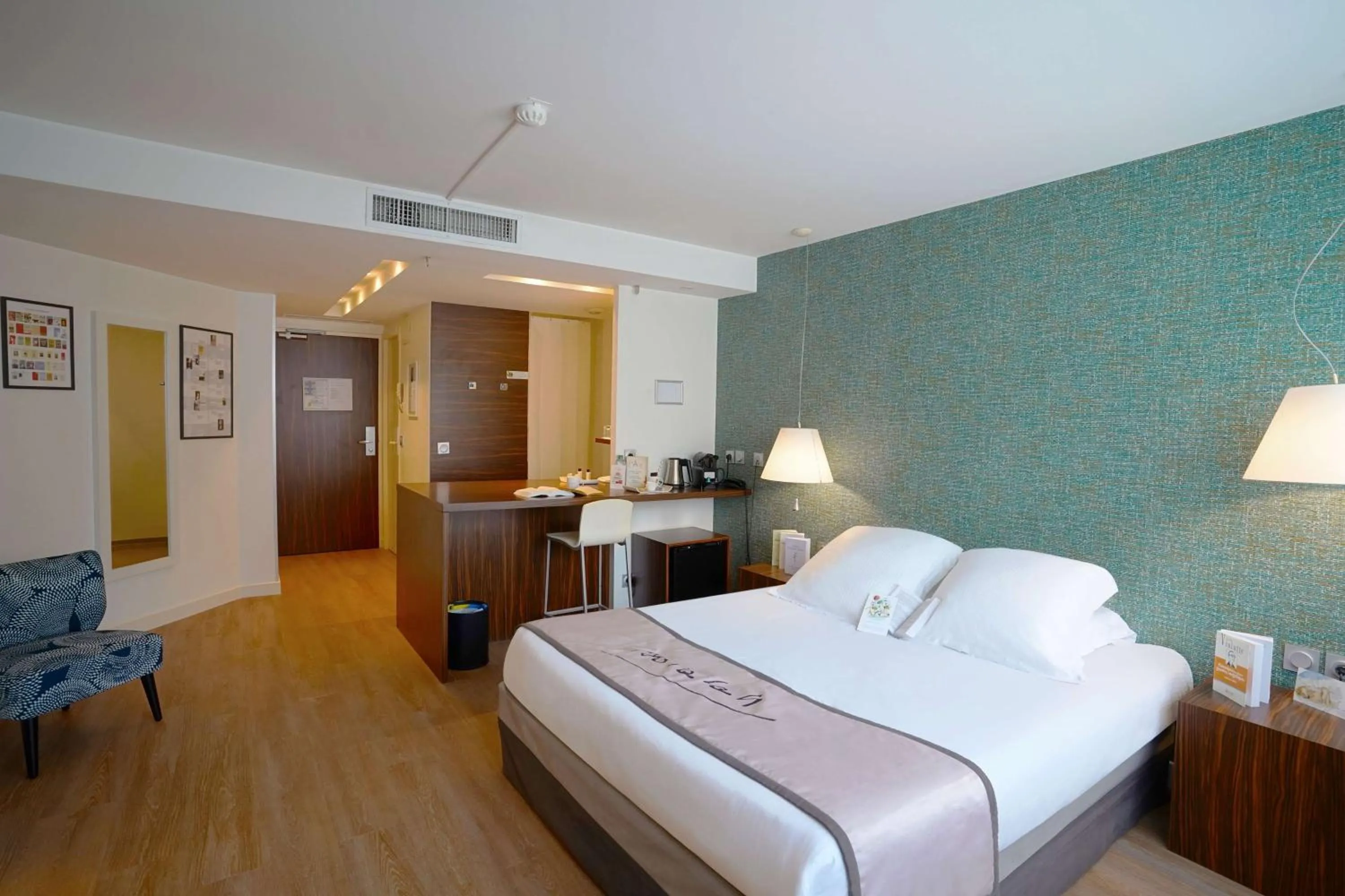 Bedroom, Bed in Hotel Litteraire Alexandre Vialatte, BW Signature Collection