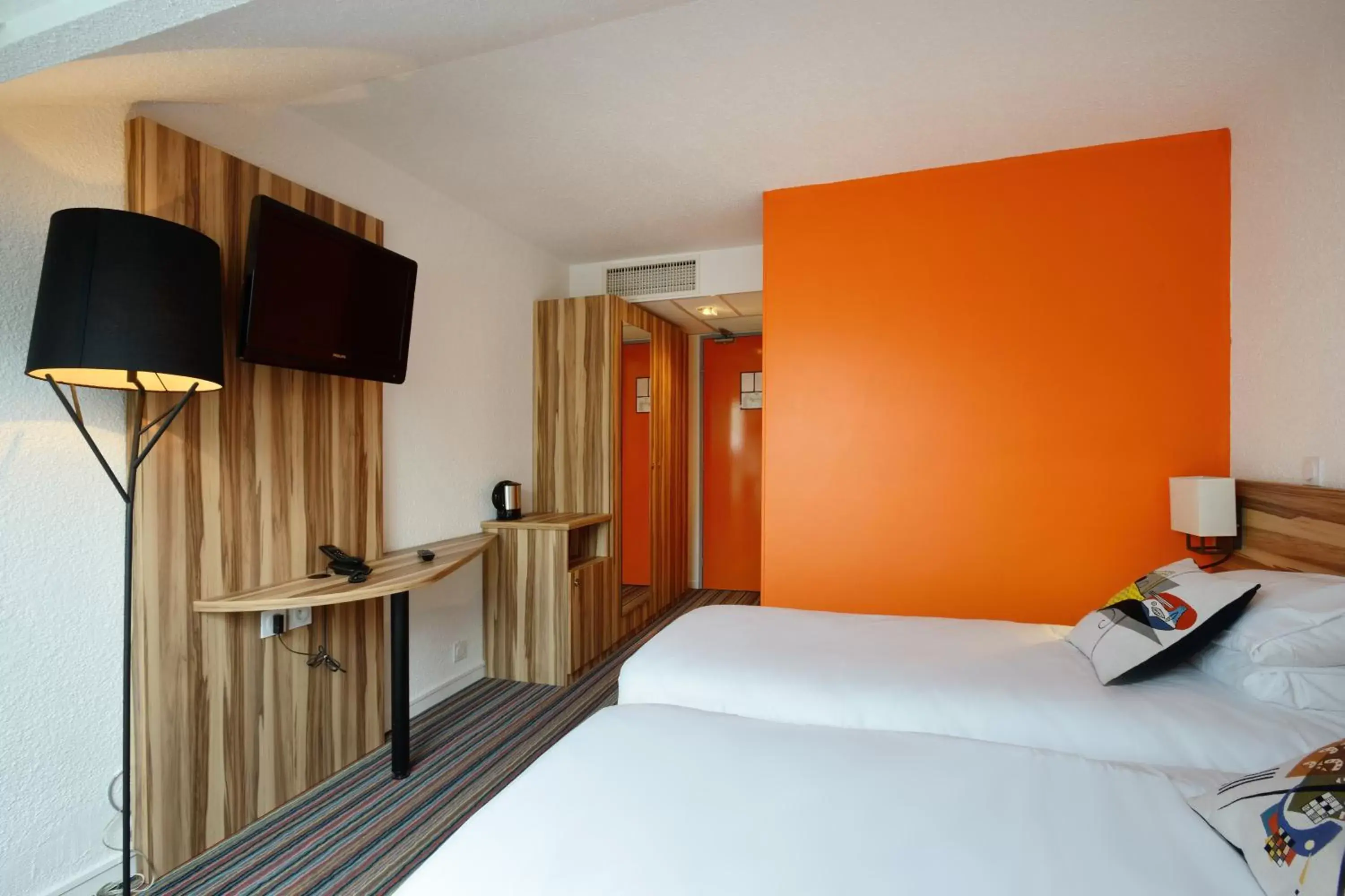 Bed in Hotel Ibis styles Lisieux ex Mercure
