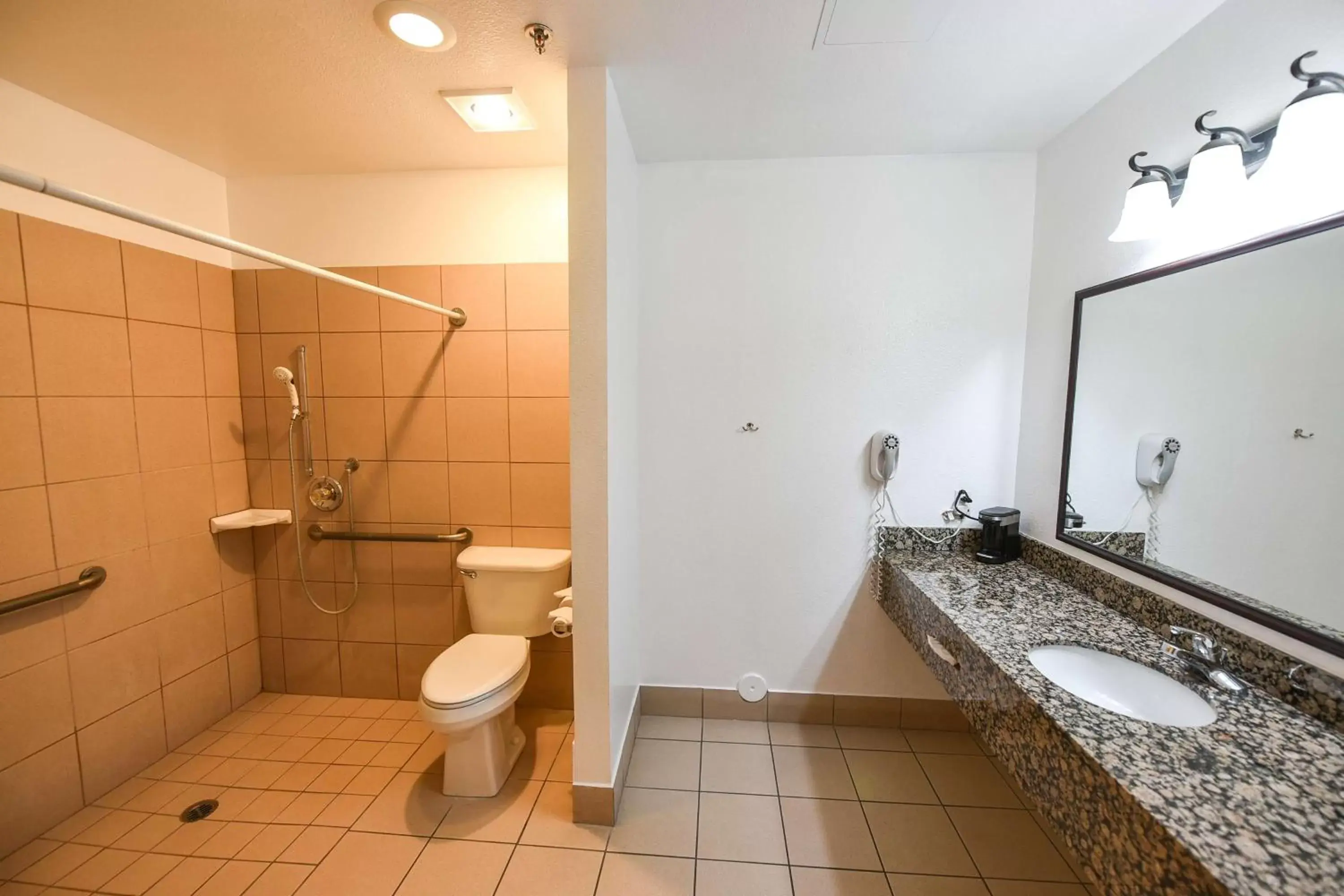 Bathroom in Best Western Inn of Chandler