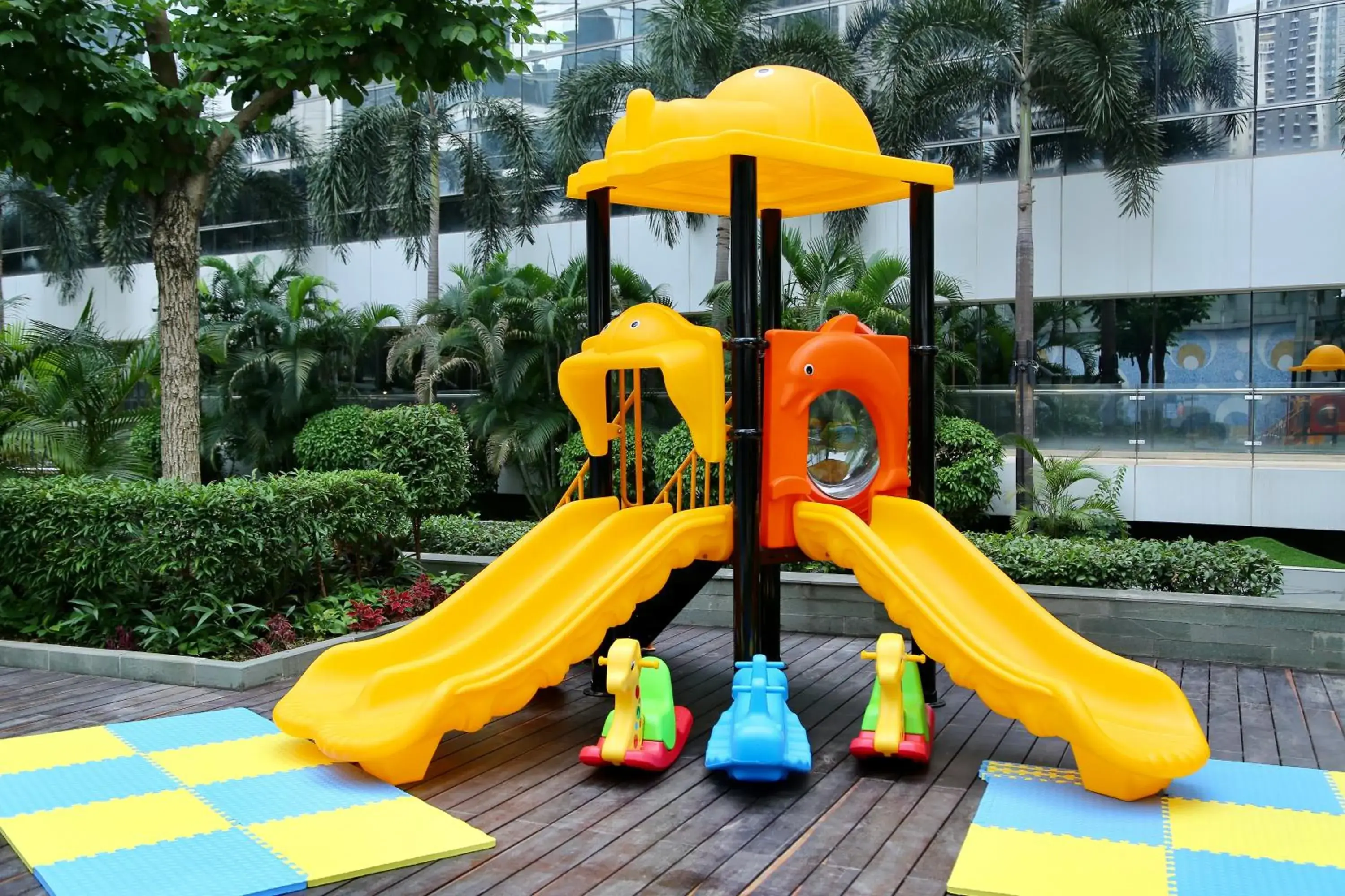 Children play ground in Jumeirah Living Guangzhou - Complimentary Shuttle Bus to Canton Fair Complex during Canton Fair period