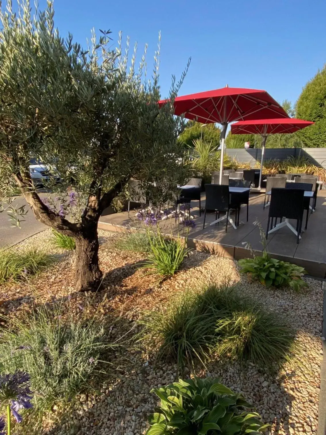 Patio in Brit Hotel Piscine & Spa - Fougères