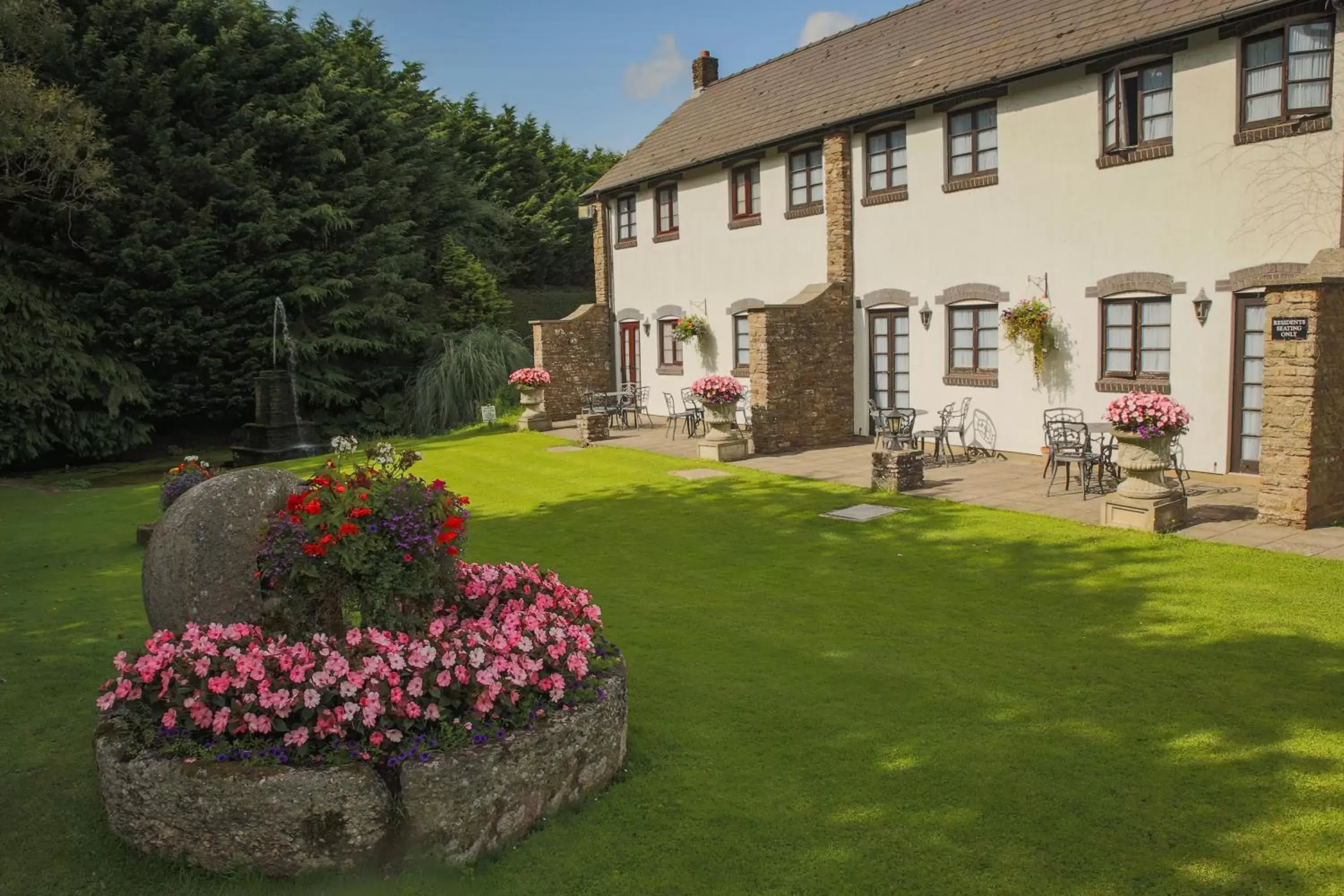 Property Building in The Greyhound Inn and Hotel