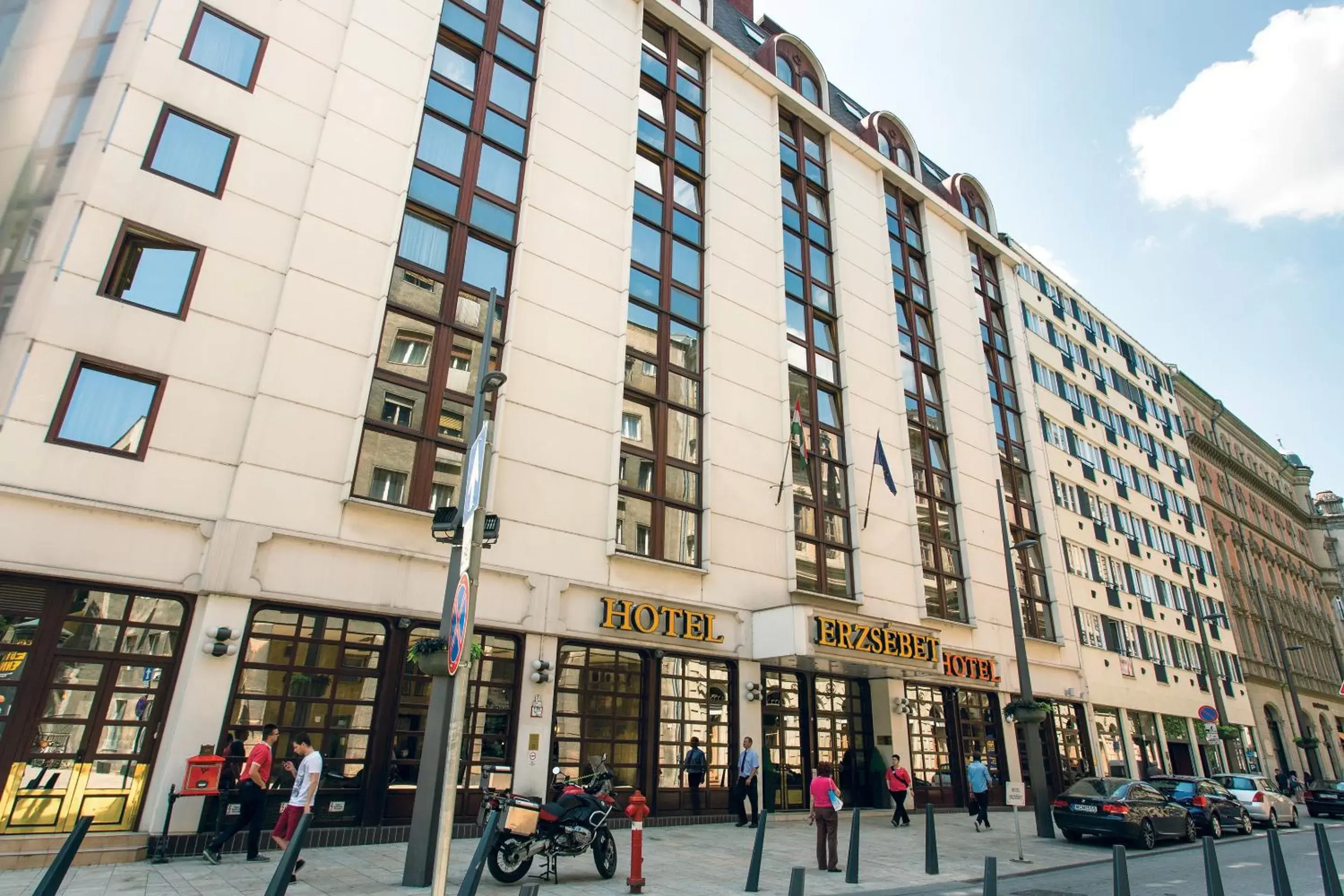 Facade/entrance, Property Building in Danubius Hotel Erzsébet City Center