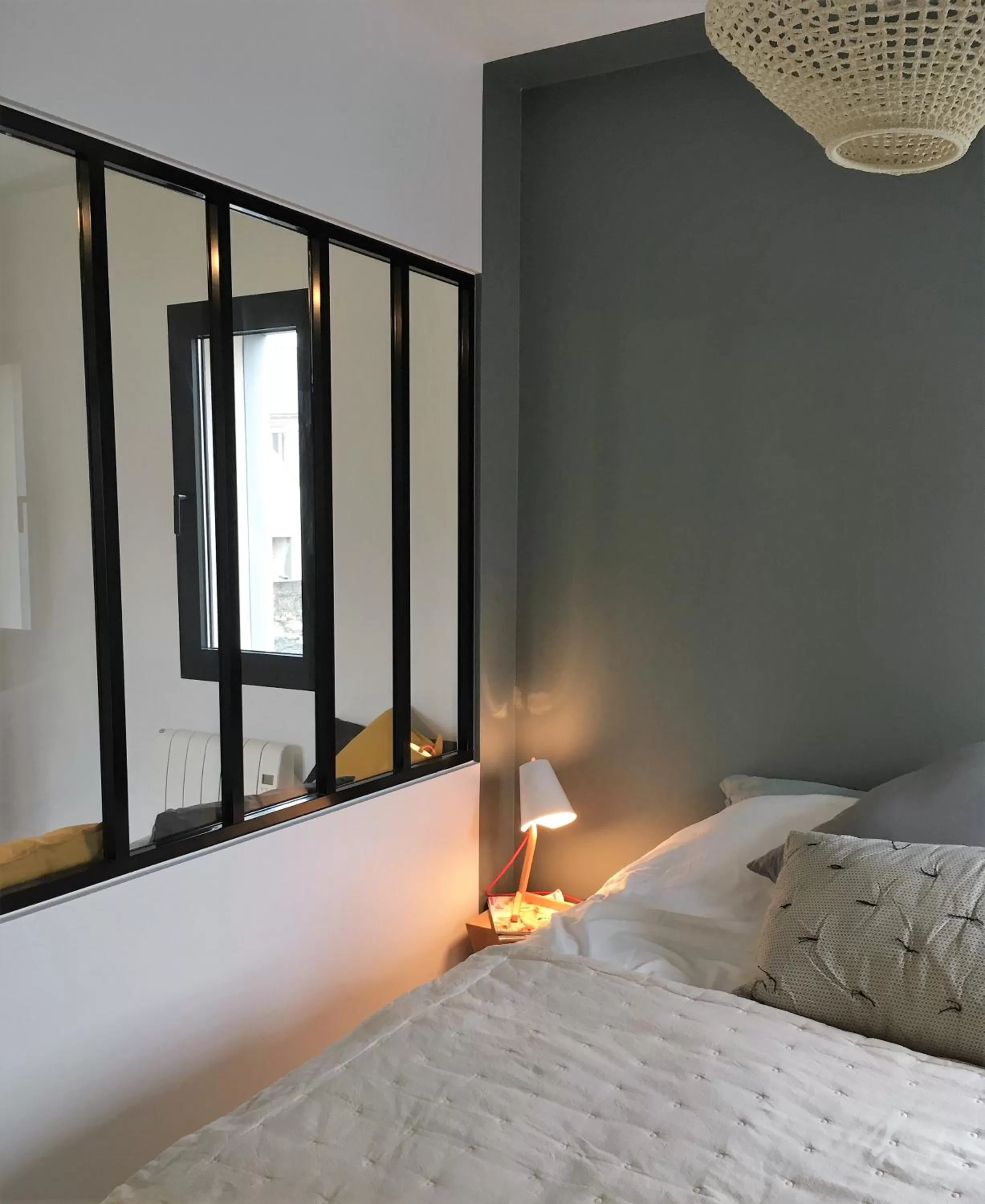 Decorative detail, Bed in La Suite de l'Abbaye - climatisation et petit dej