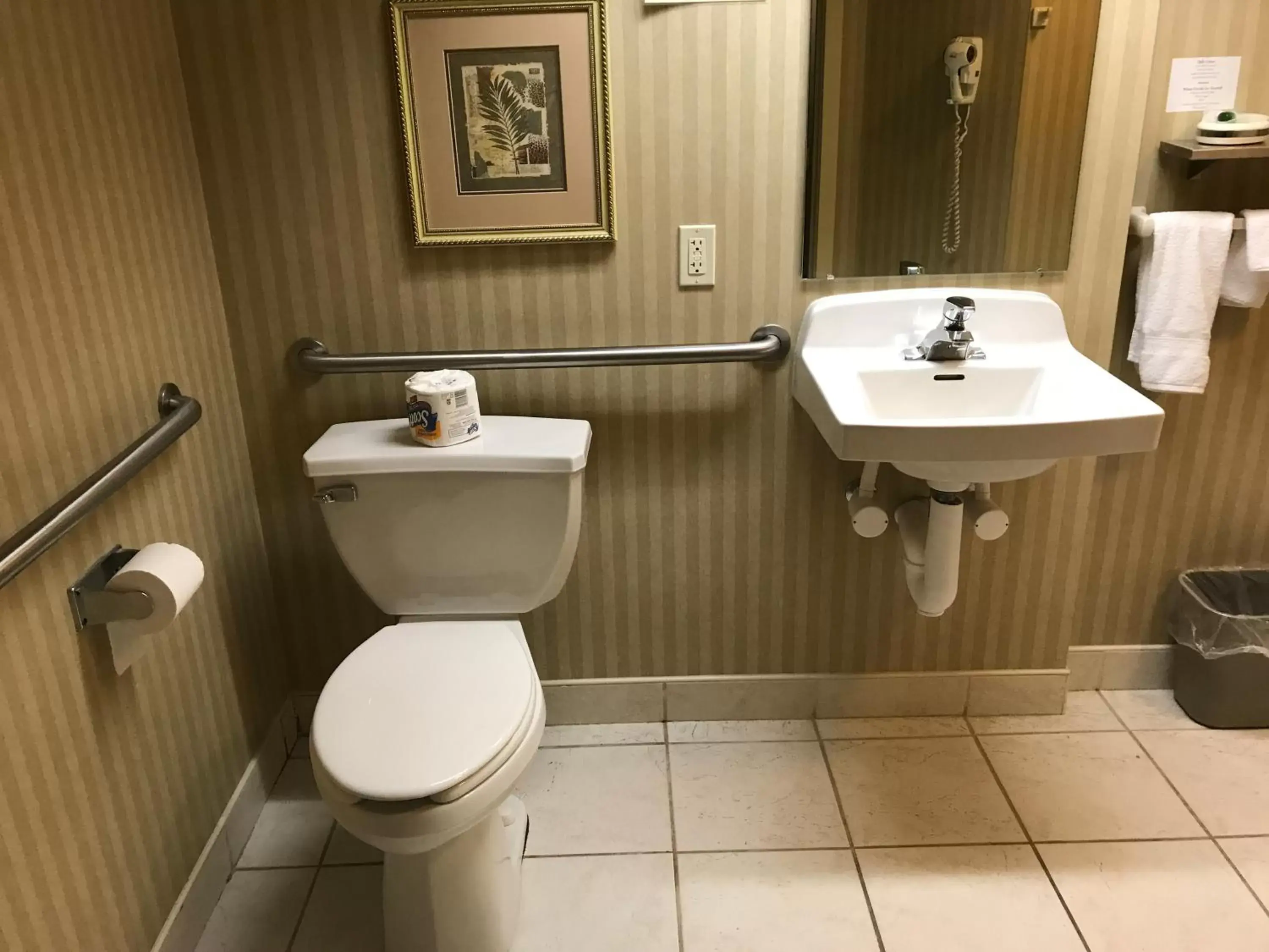 Bathroom in Lititz Inn and Suites