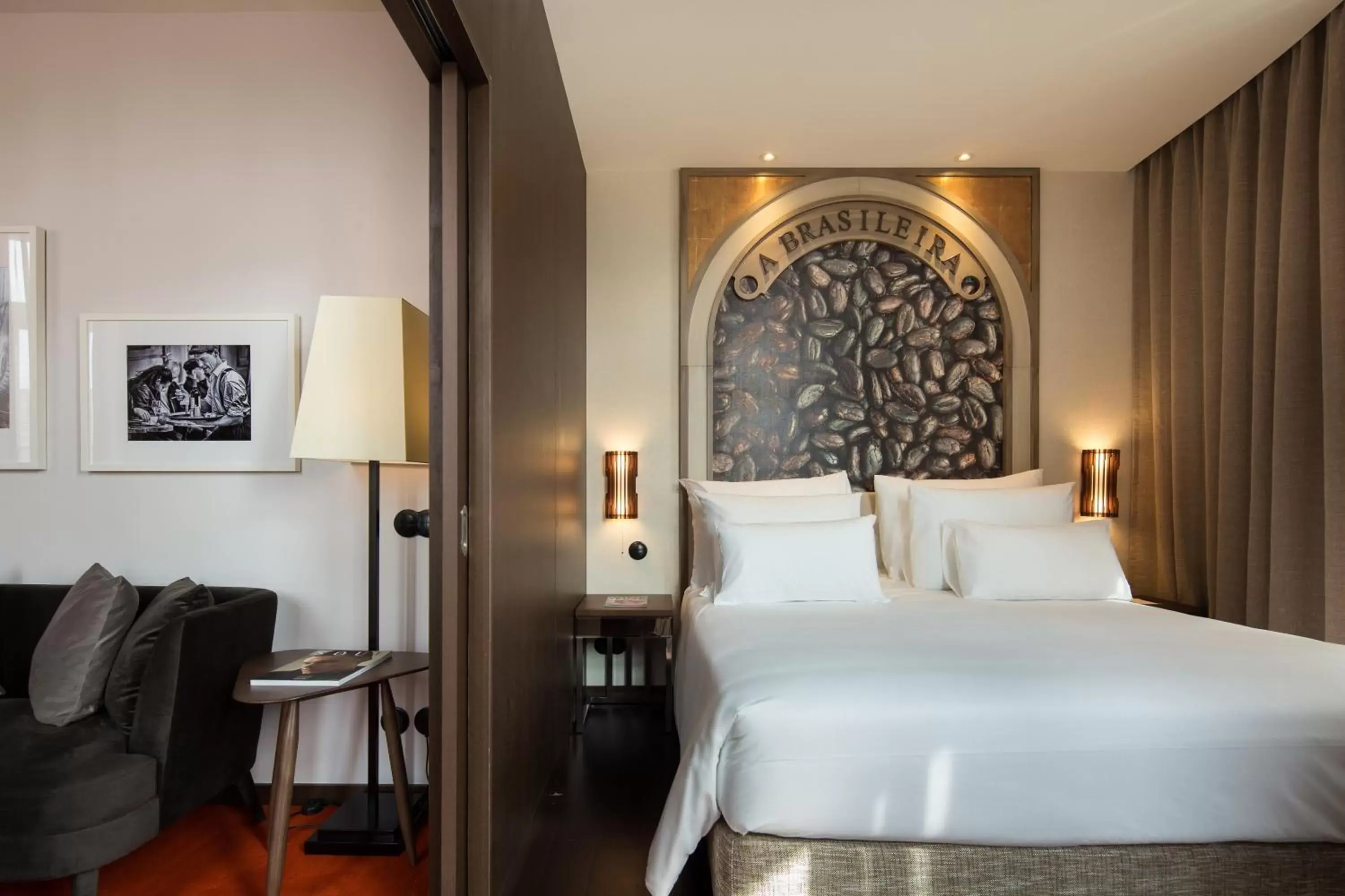 Bedroom, Bed in Pestana Porto - A Brasileira, City Center & Heritage Building