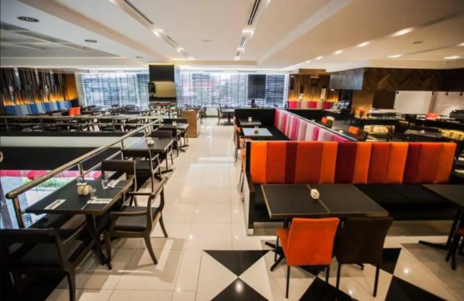 Restaurant/places to eat in Crystal Crown Hotel JB