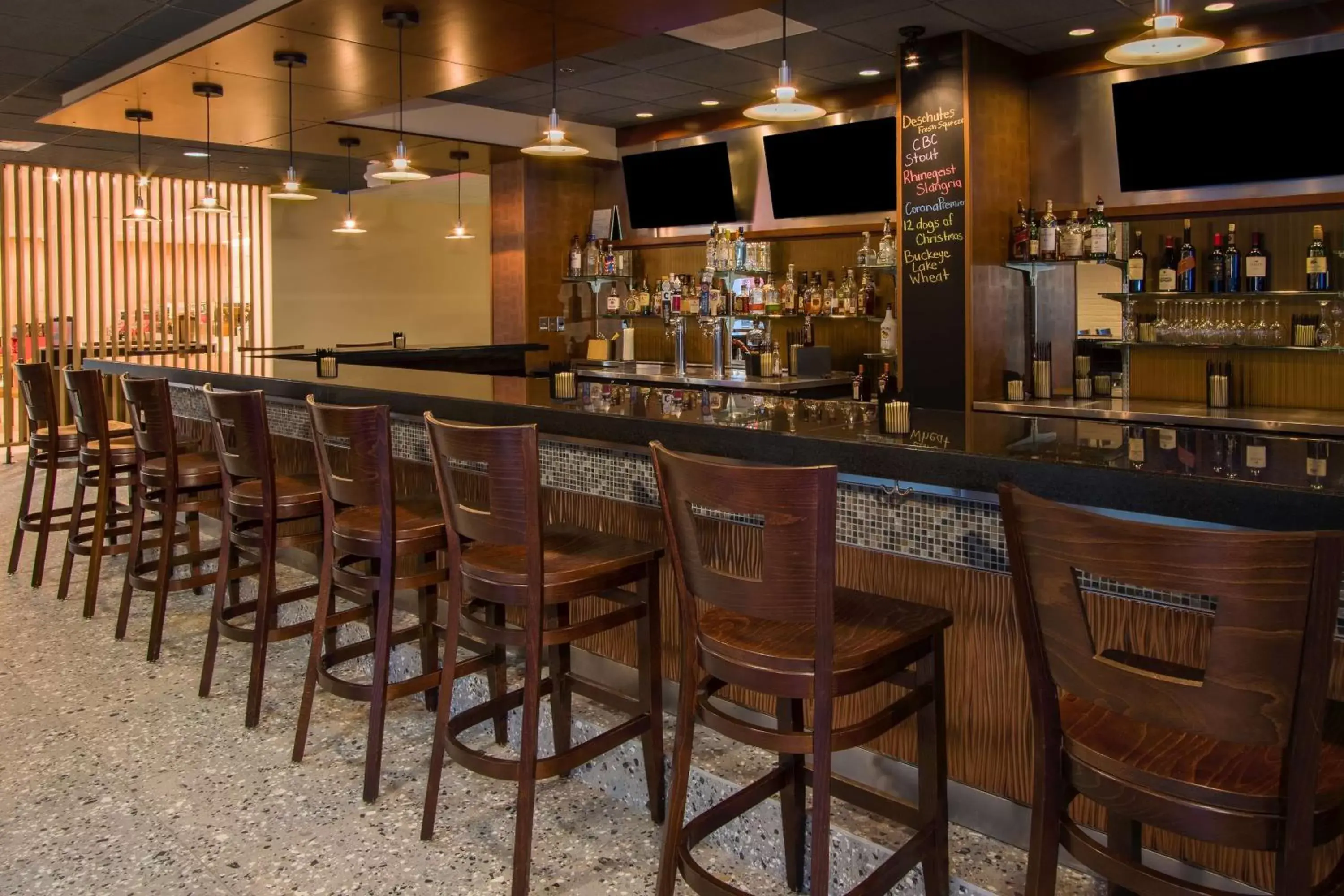 Lounge or bar, Lounge/Bar in Doubletree by Hilton Newark