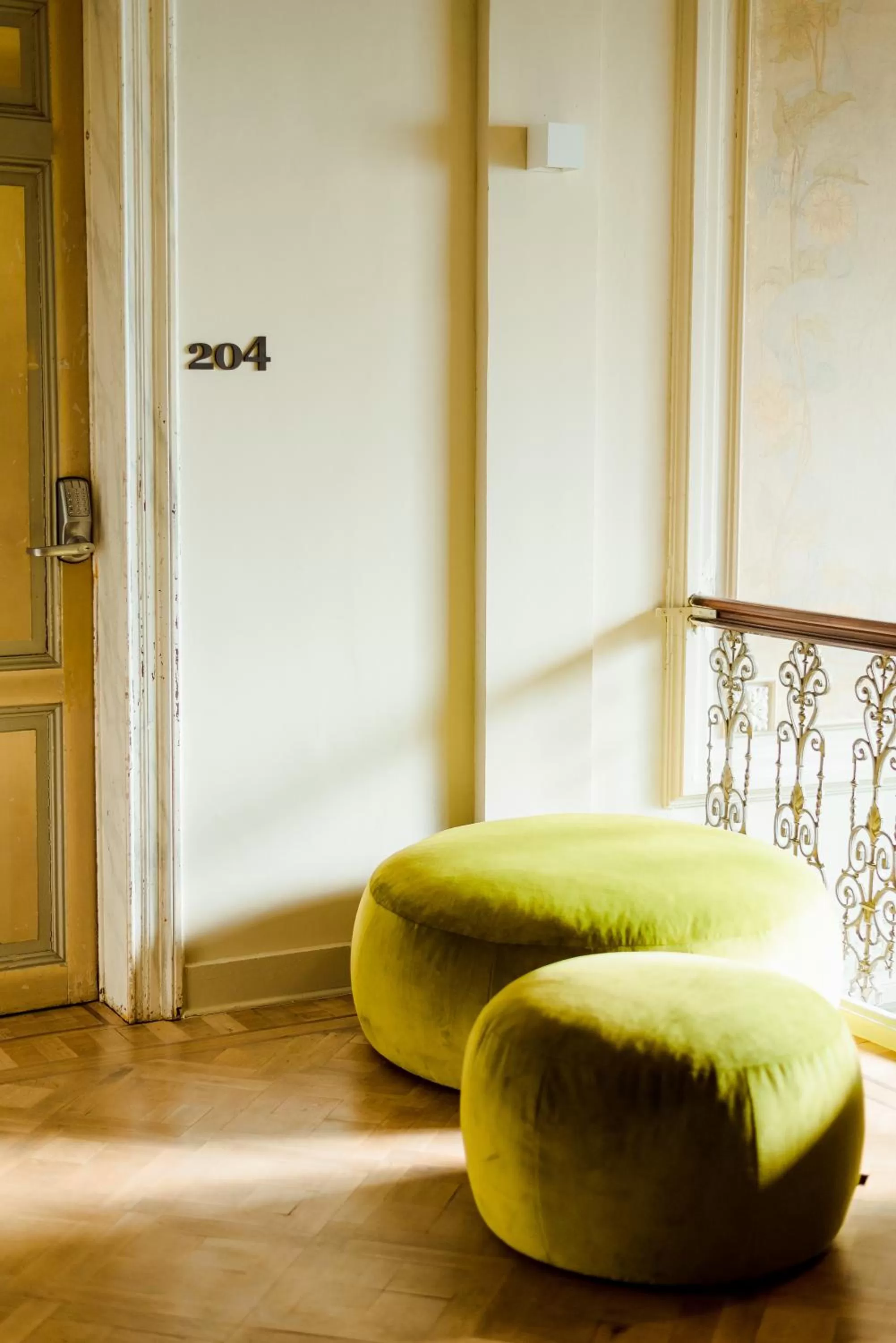 Living room in Heirloom - The Mansion